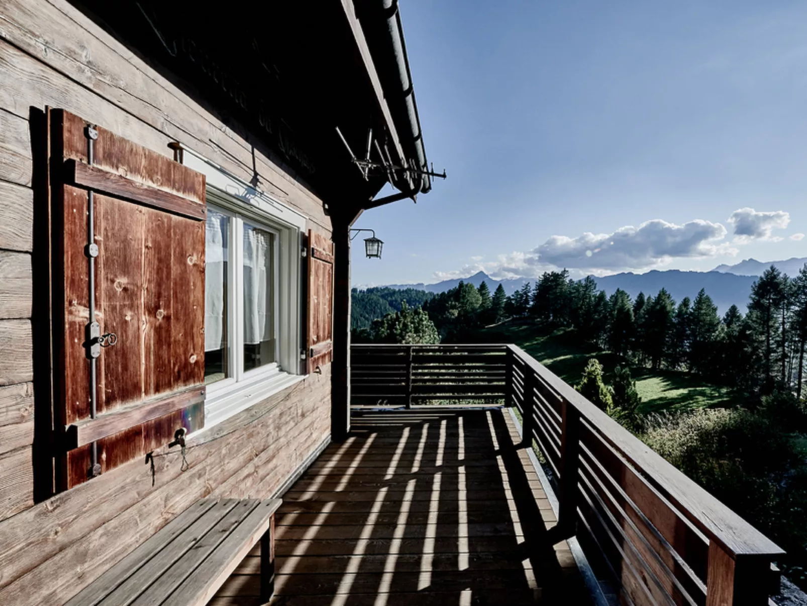 Chalet Lieuretta da Tscharfs, (Feldis). - Buiten