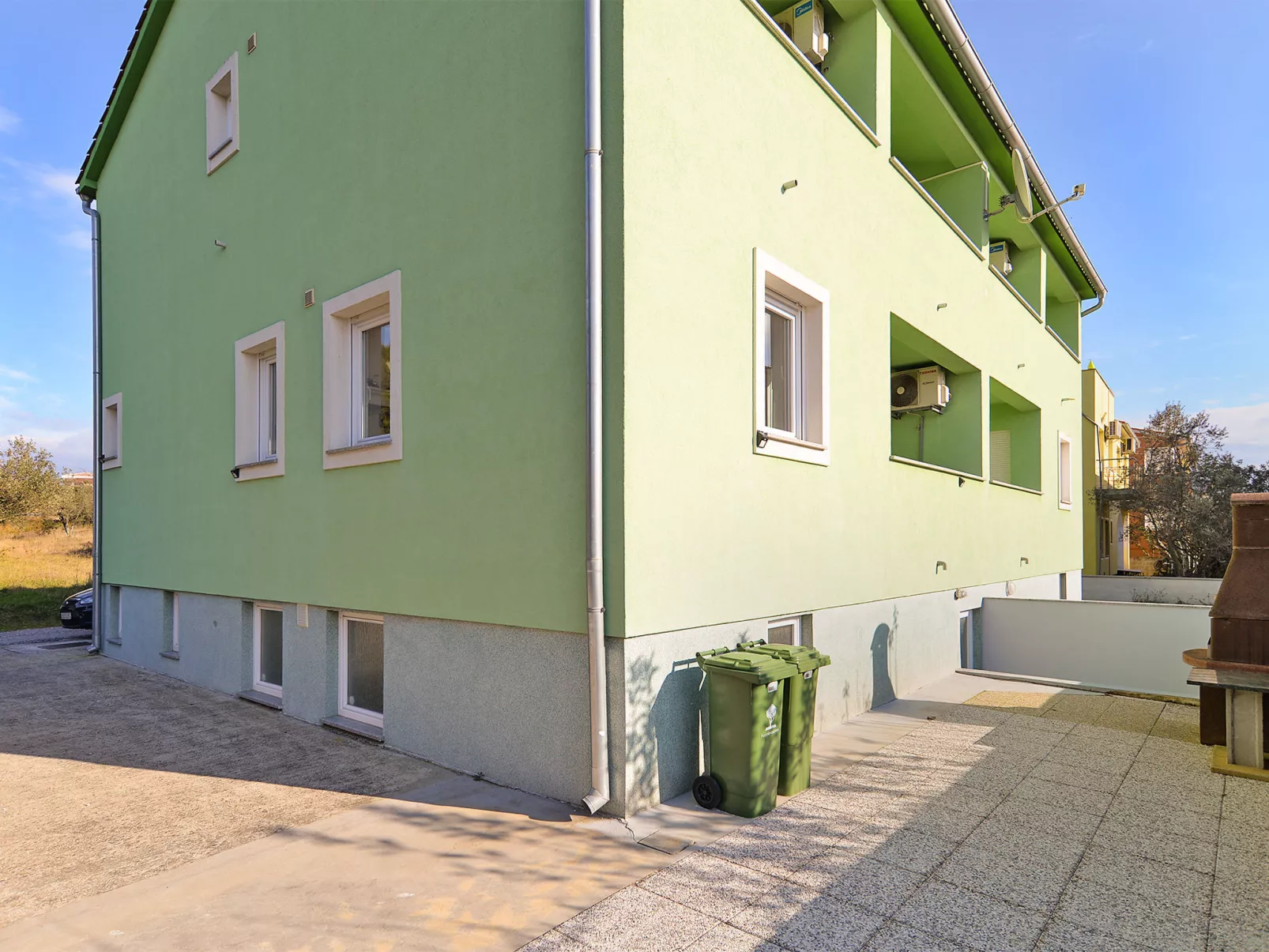 Apartment 1989 - Buiten