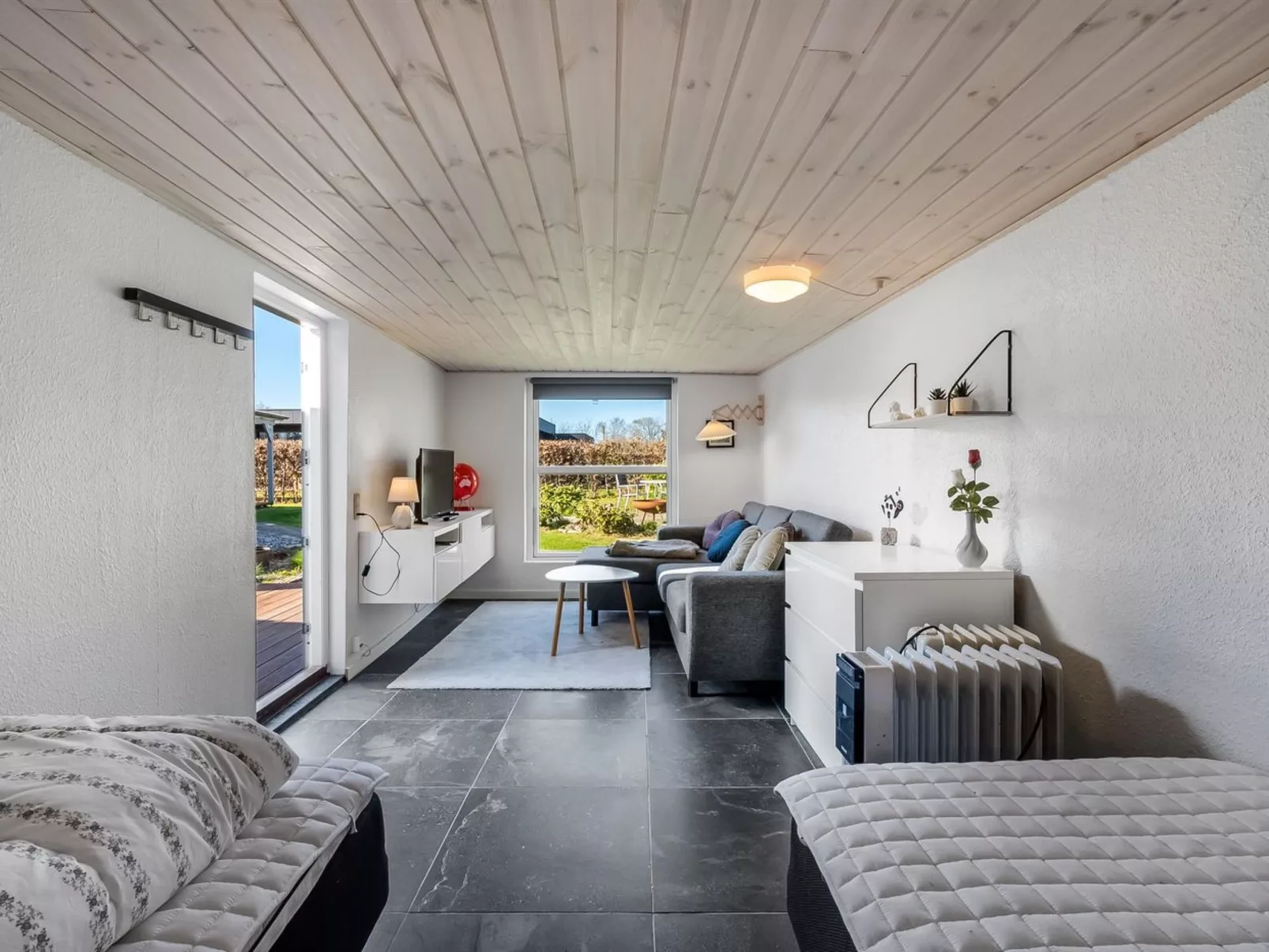 "Nisse" - 300m from the sea - Binnen