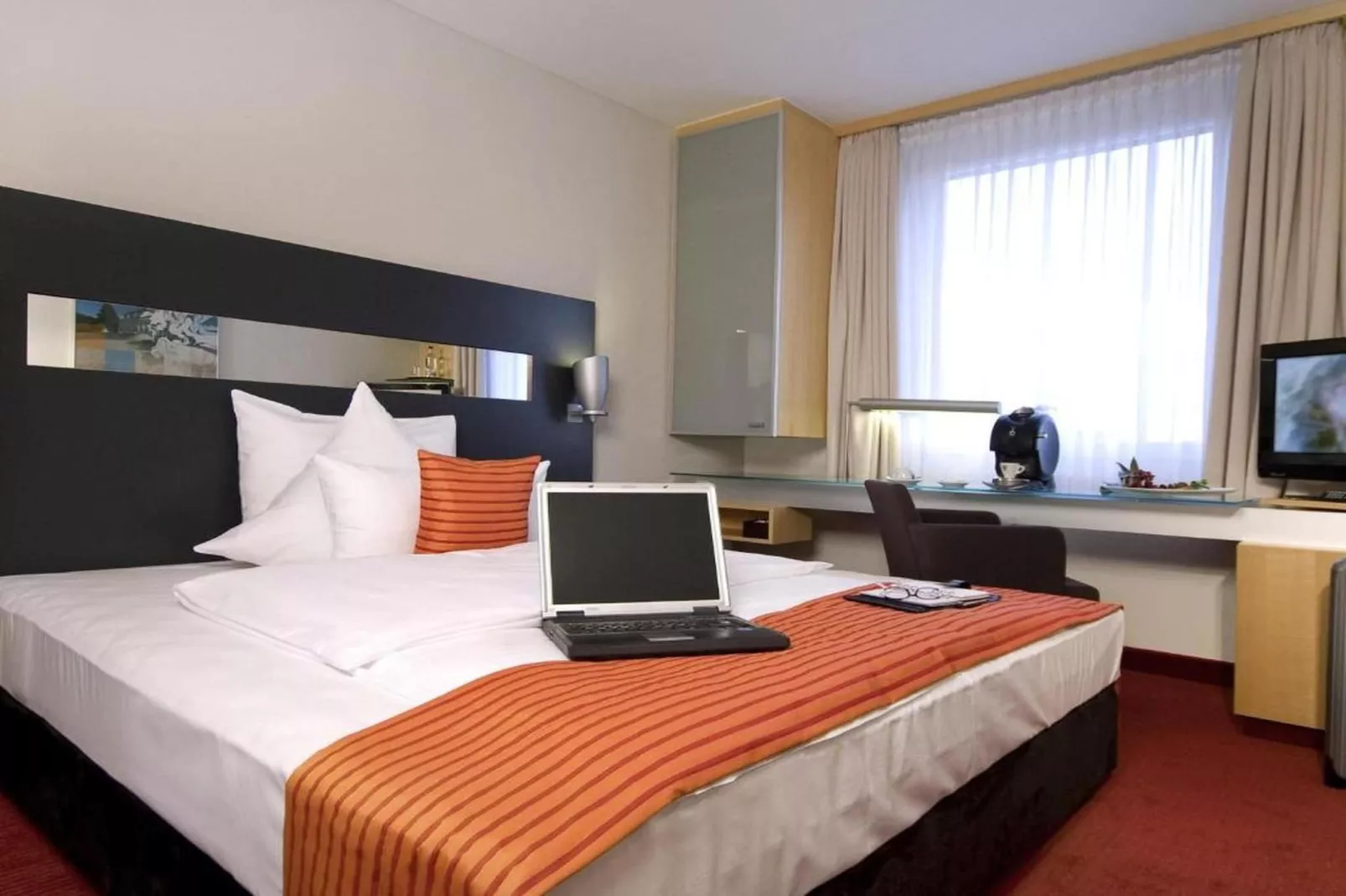 Hotel Düsseldorf - Deluxe Double room - Slaapkamer