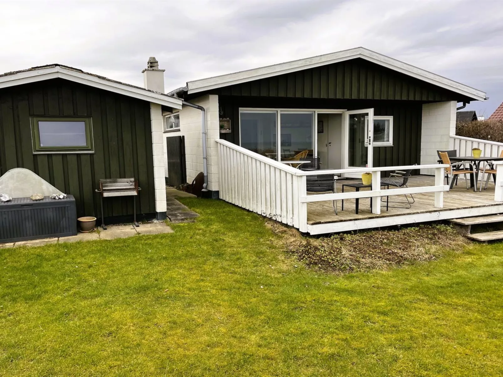 "Edla" - 35m from the sea - Buiten