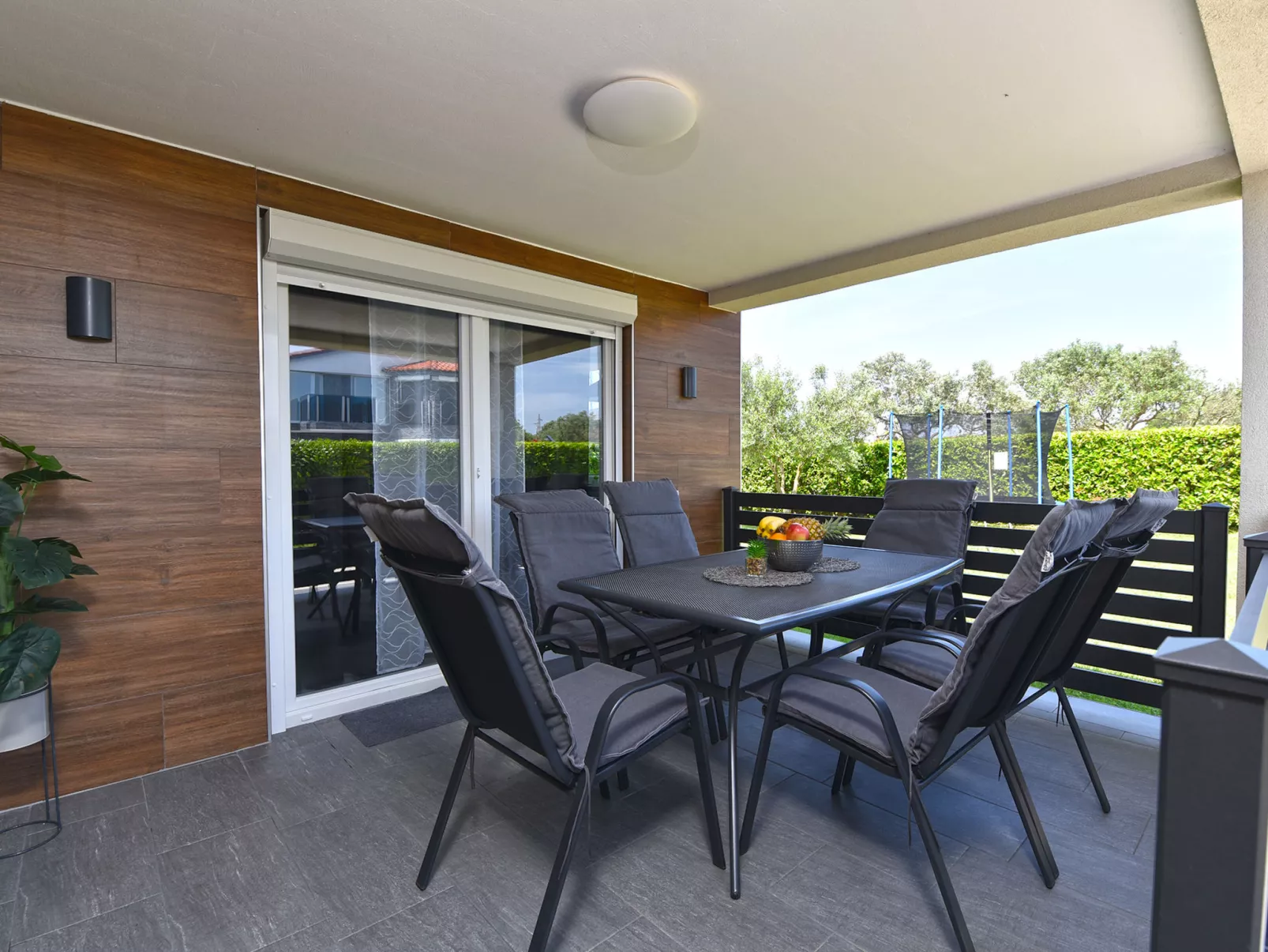 House 2154 - Buiten