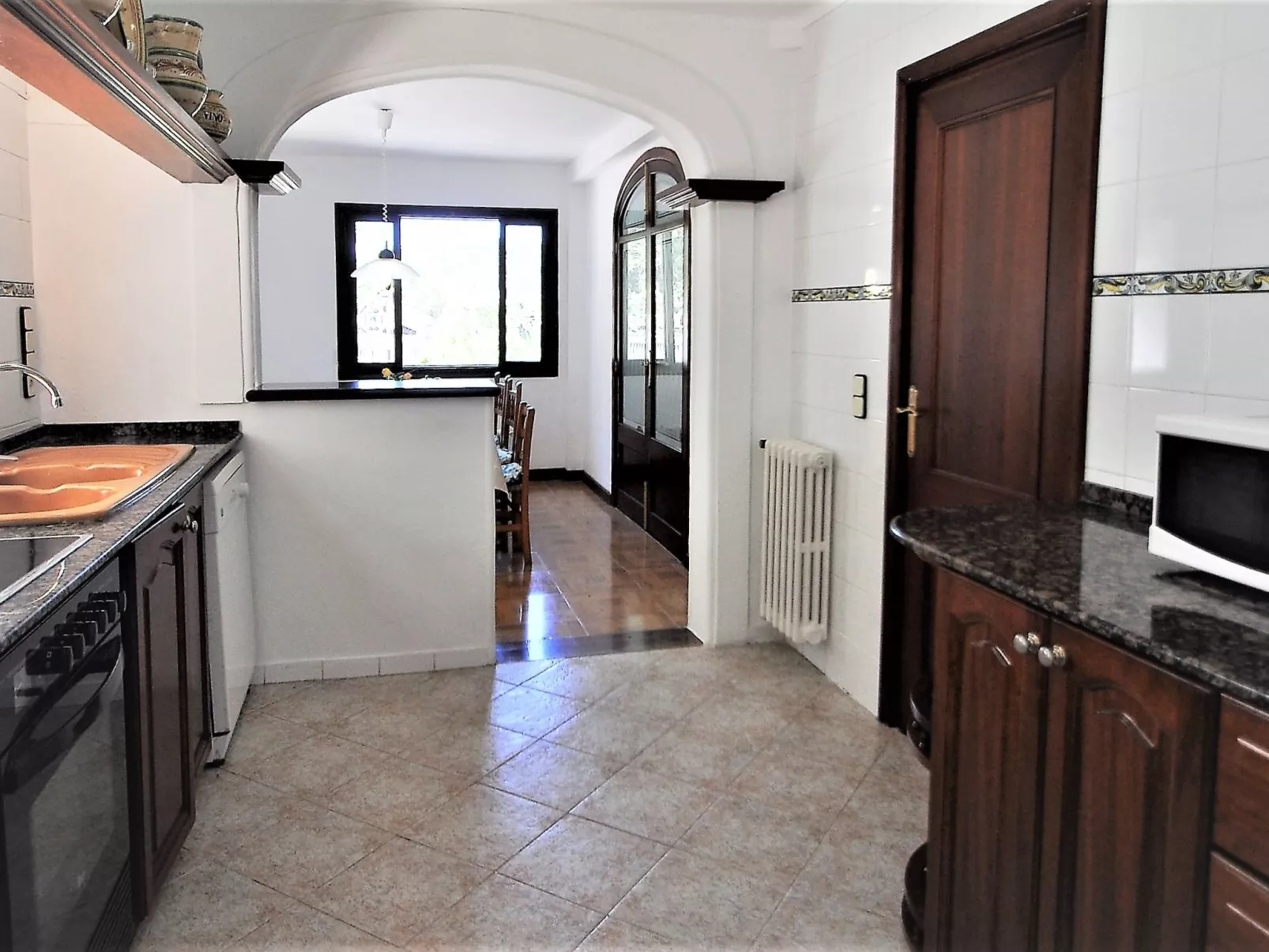Villa con piscina privada, wifi, aire acondicionado y vistas a montaña ideal pa - Binnen