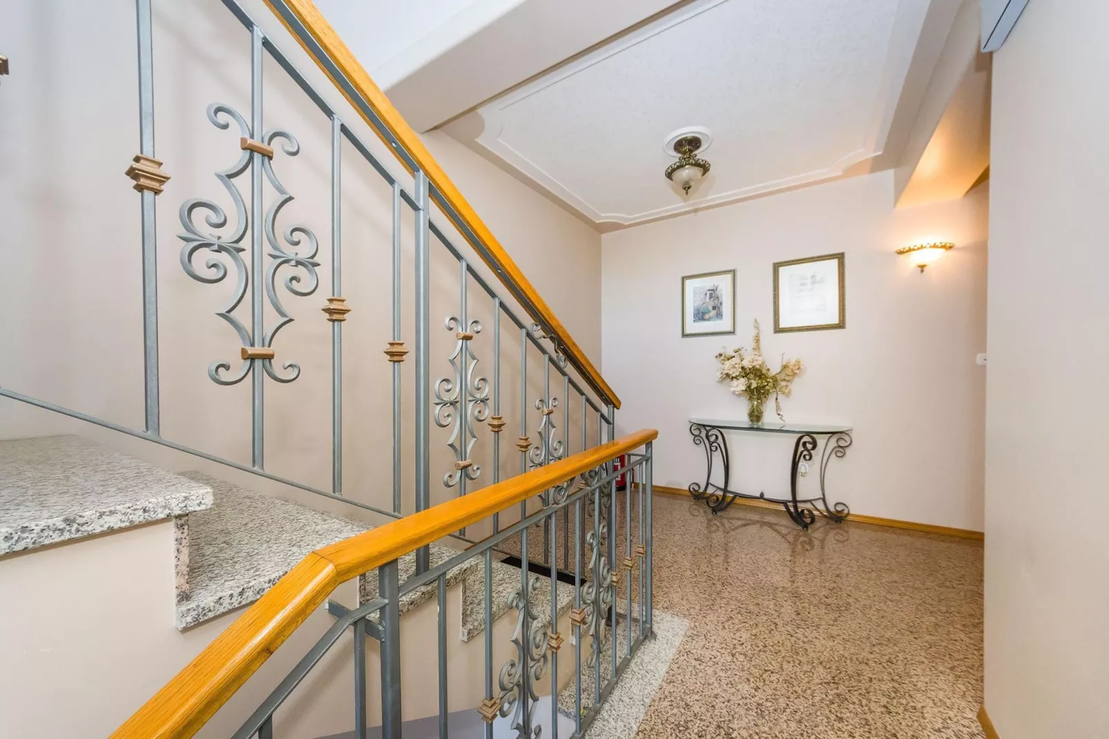Beachfront apartment Mareo 4 - Overloop