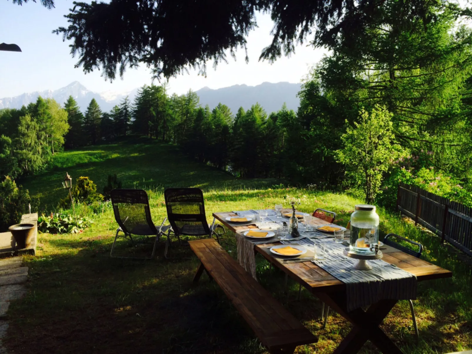 Chalet Lieuretta da Tscharfs, (Feldis). - Buiten