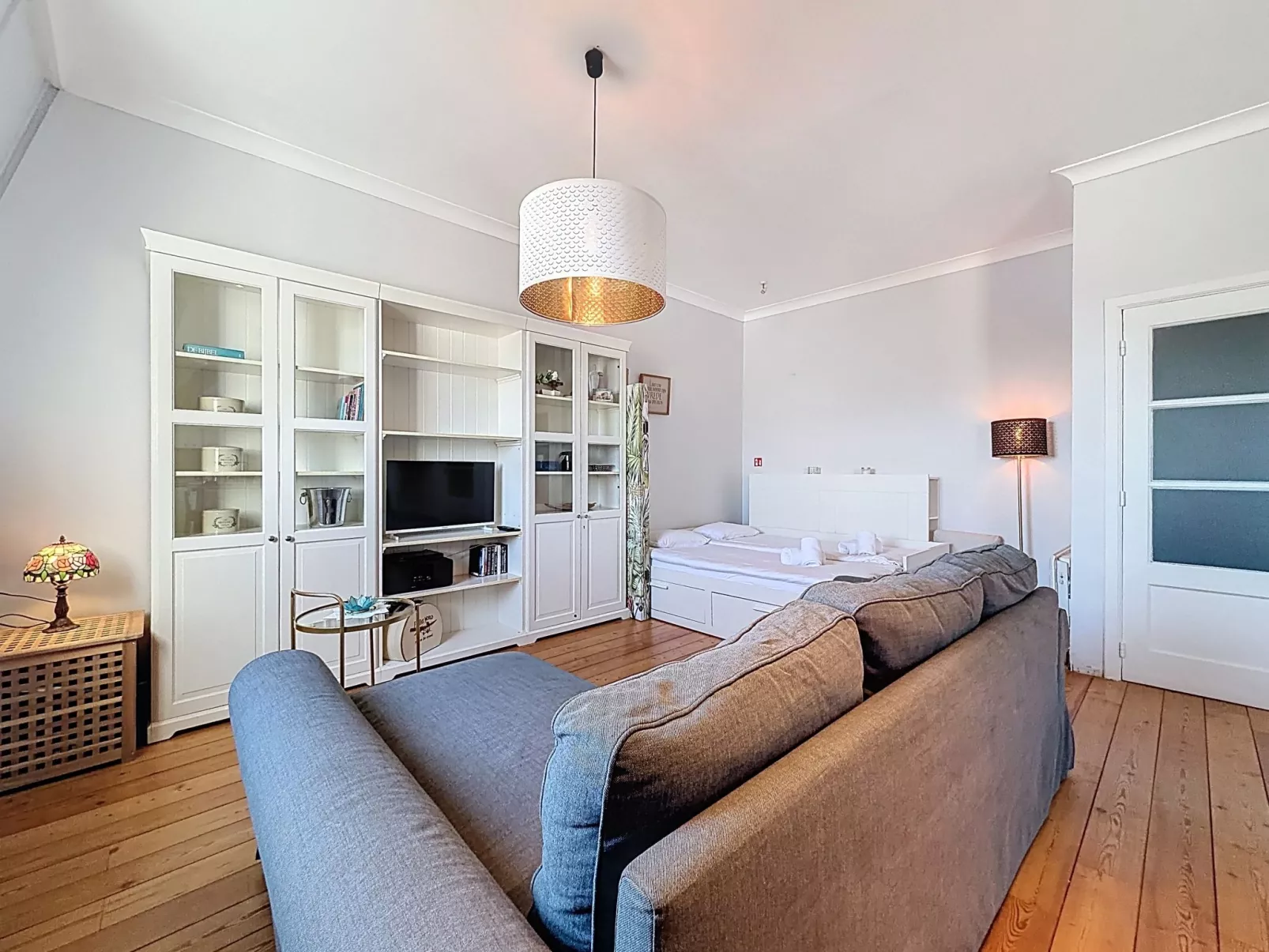 The Historic Sea Suite - Binnen