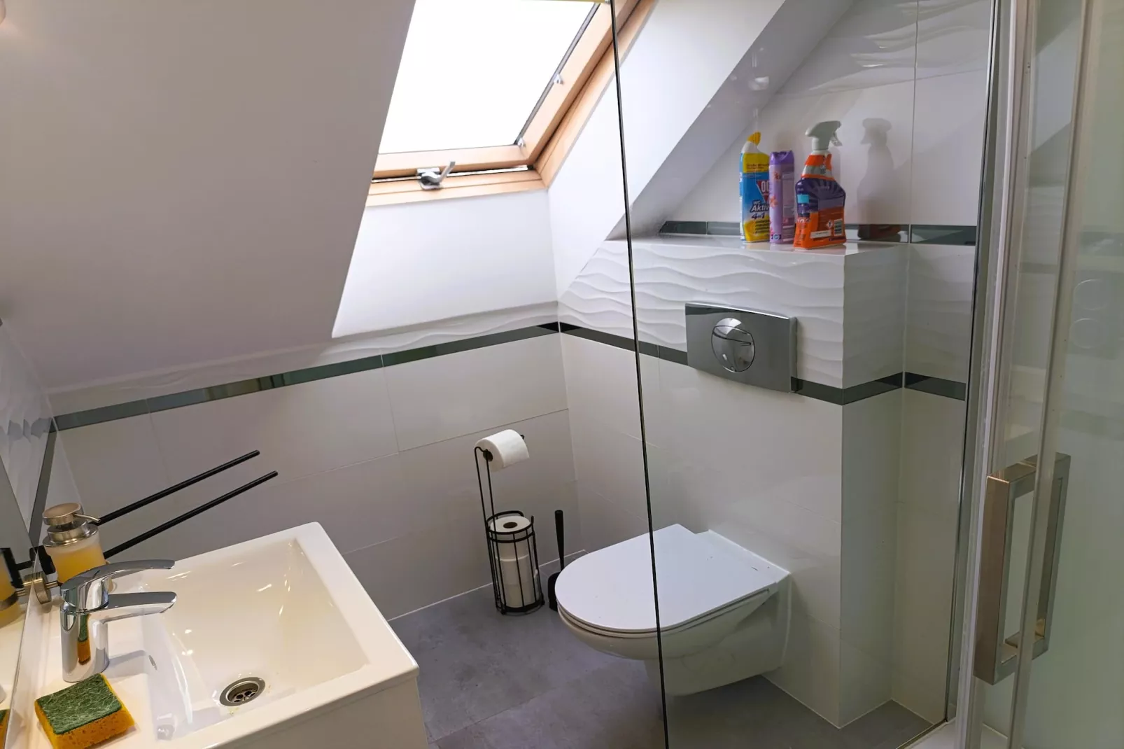 Komfortowy apartament dla 6 osób Międzywodzie II piętro - Badkamer