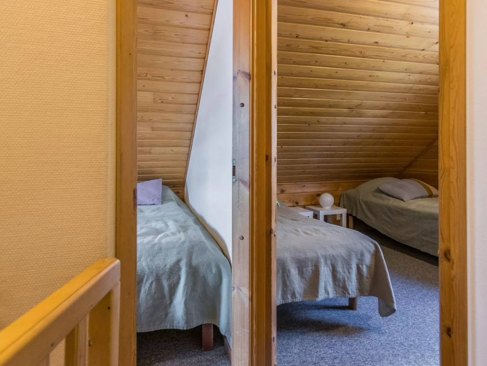 Aurinkoalppi 12a paritalon yläkerta - Binnen