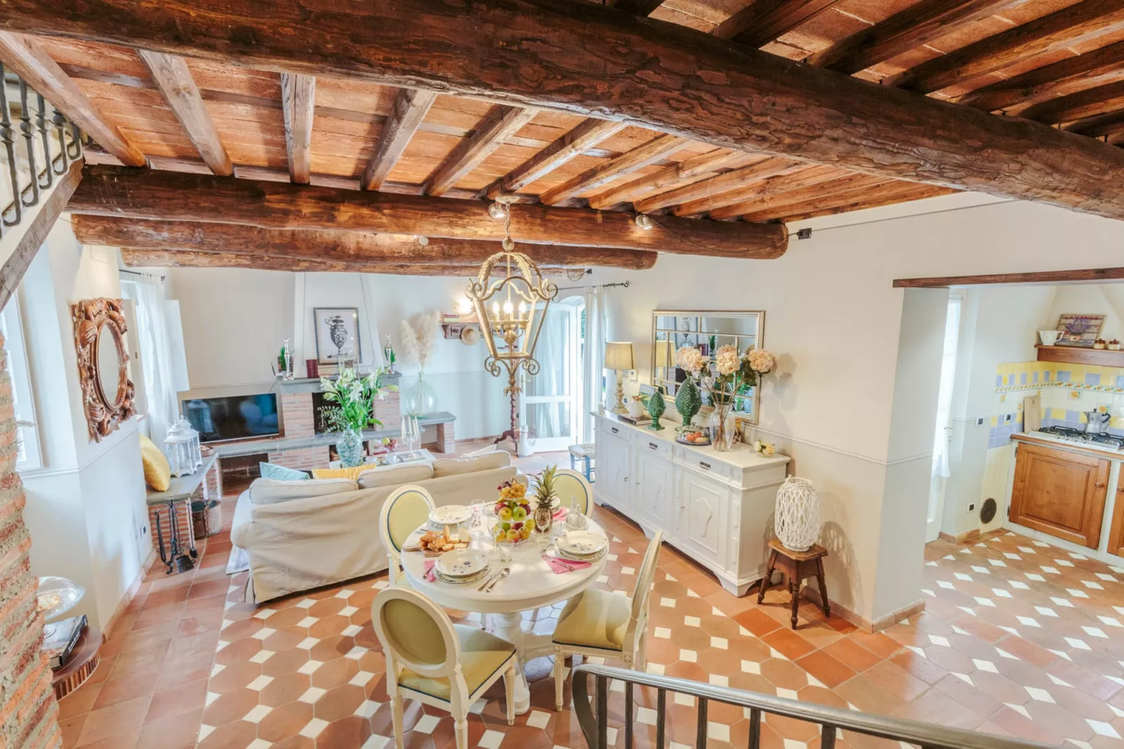 Rondini Farmhouse - Woonkamer