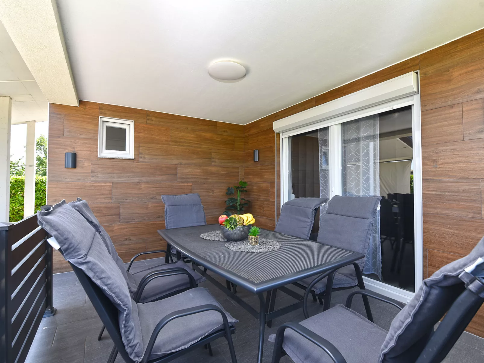 House 2154 - Buiten
