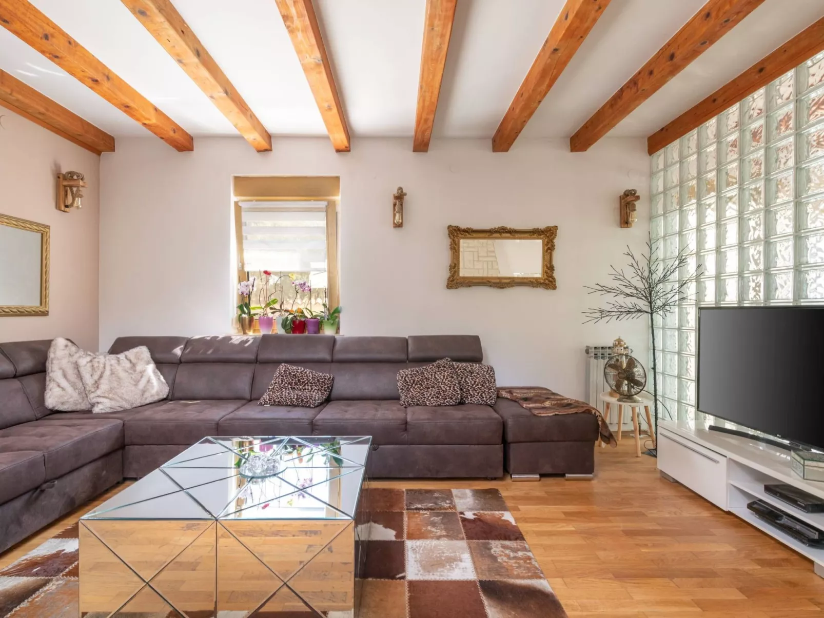 Villa Sunshine - Image-tags.info