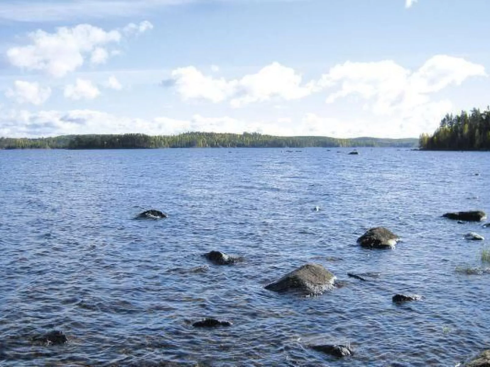 Blockhütte für das wahre Naturerlebnis am See - Buiten