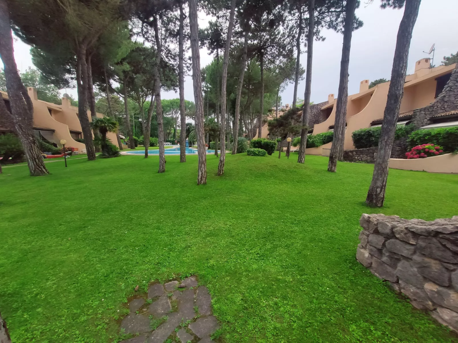 Residence Gualdo mit Pool - Buiten