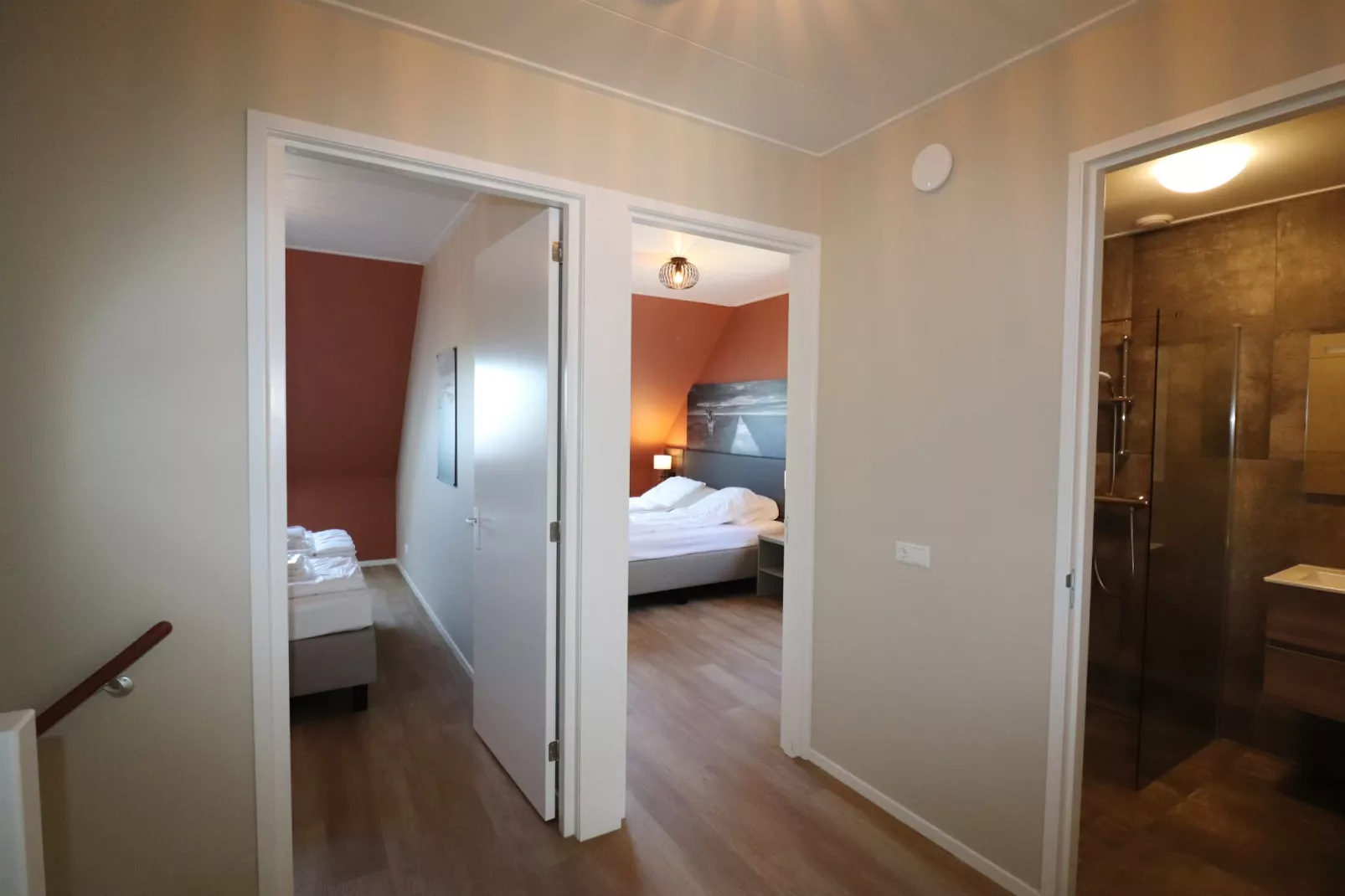 Moderne hoekvilla middenin Friesland - Overloop