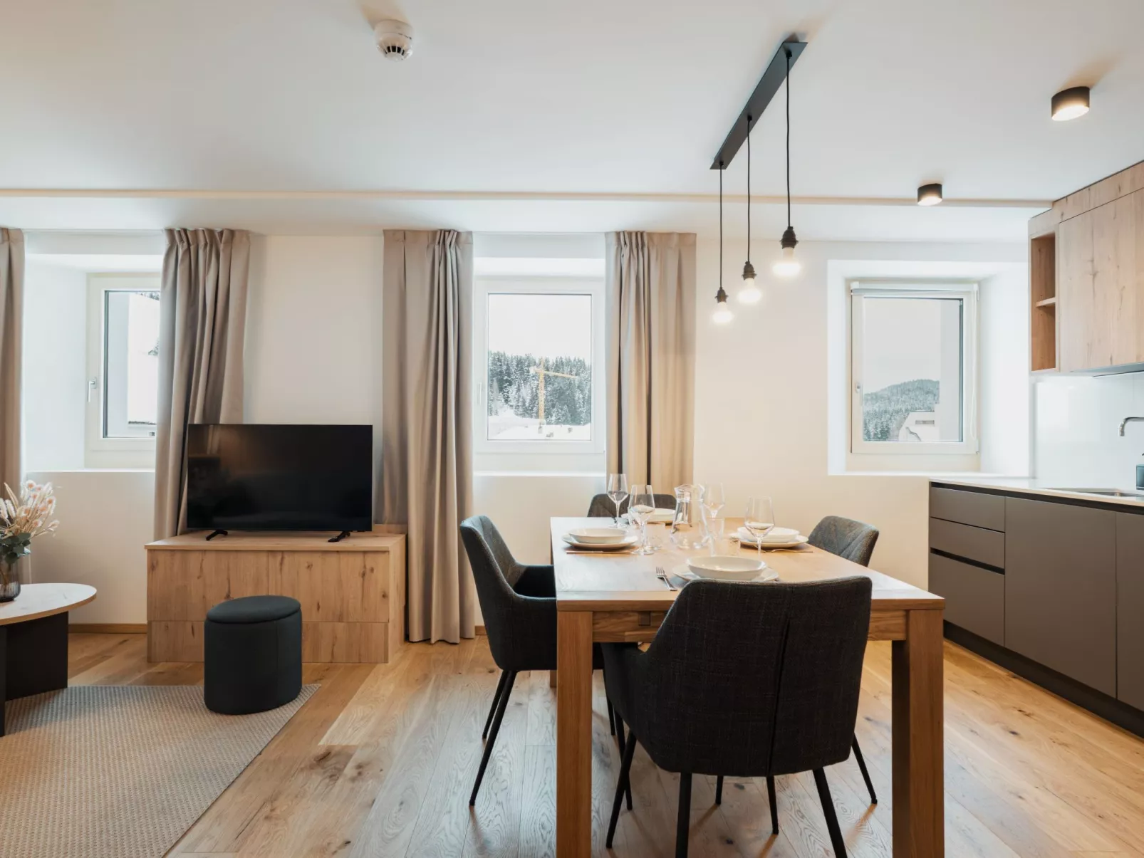 Alpine Apartments, (San Bernardino). - Binnen