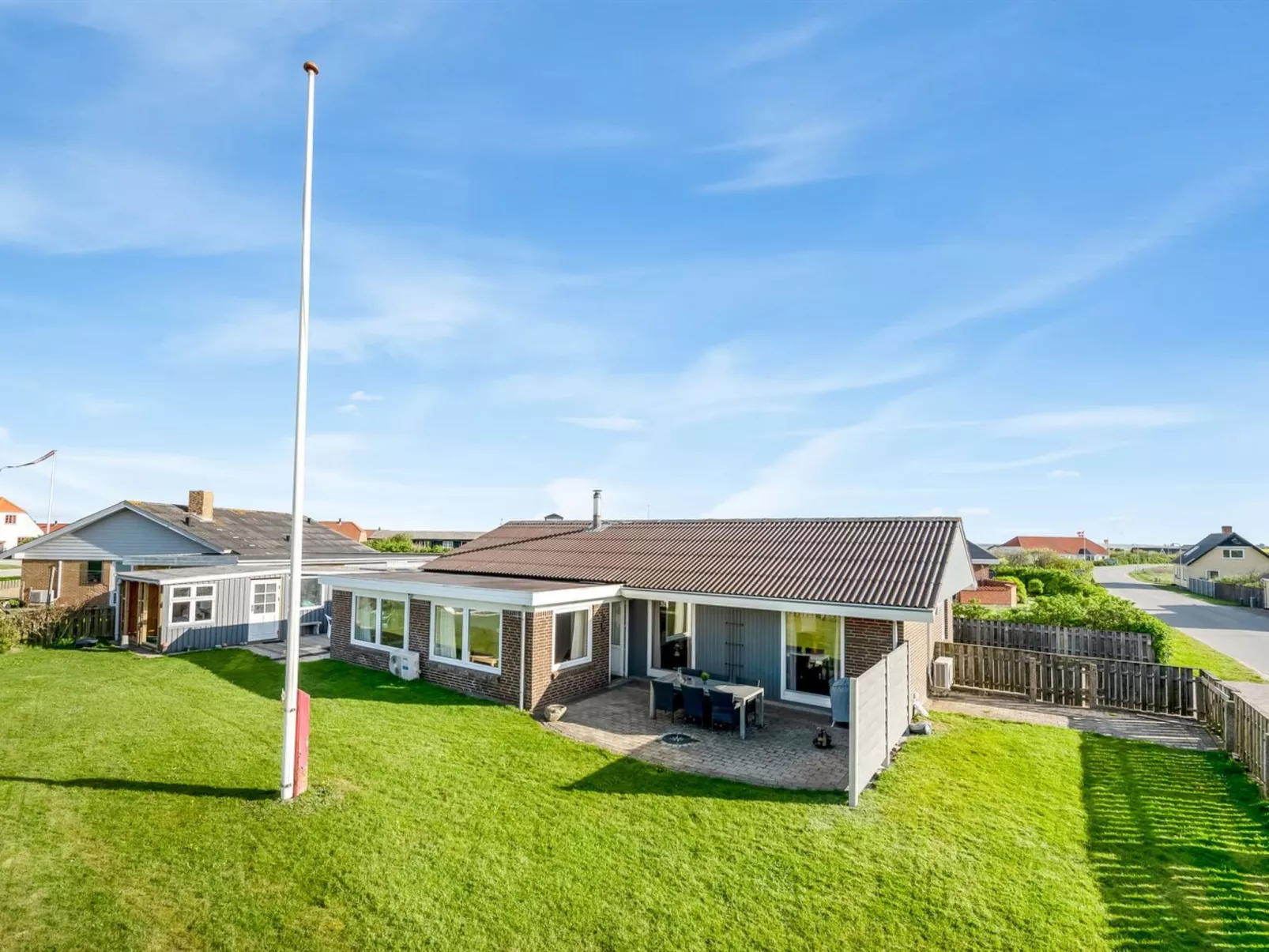 "Mads" - 400m from the sea - Buiten