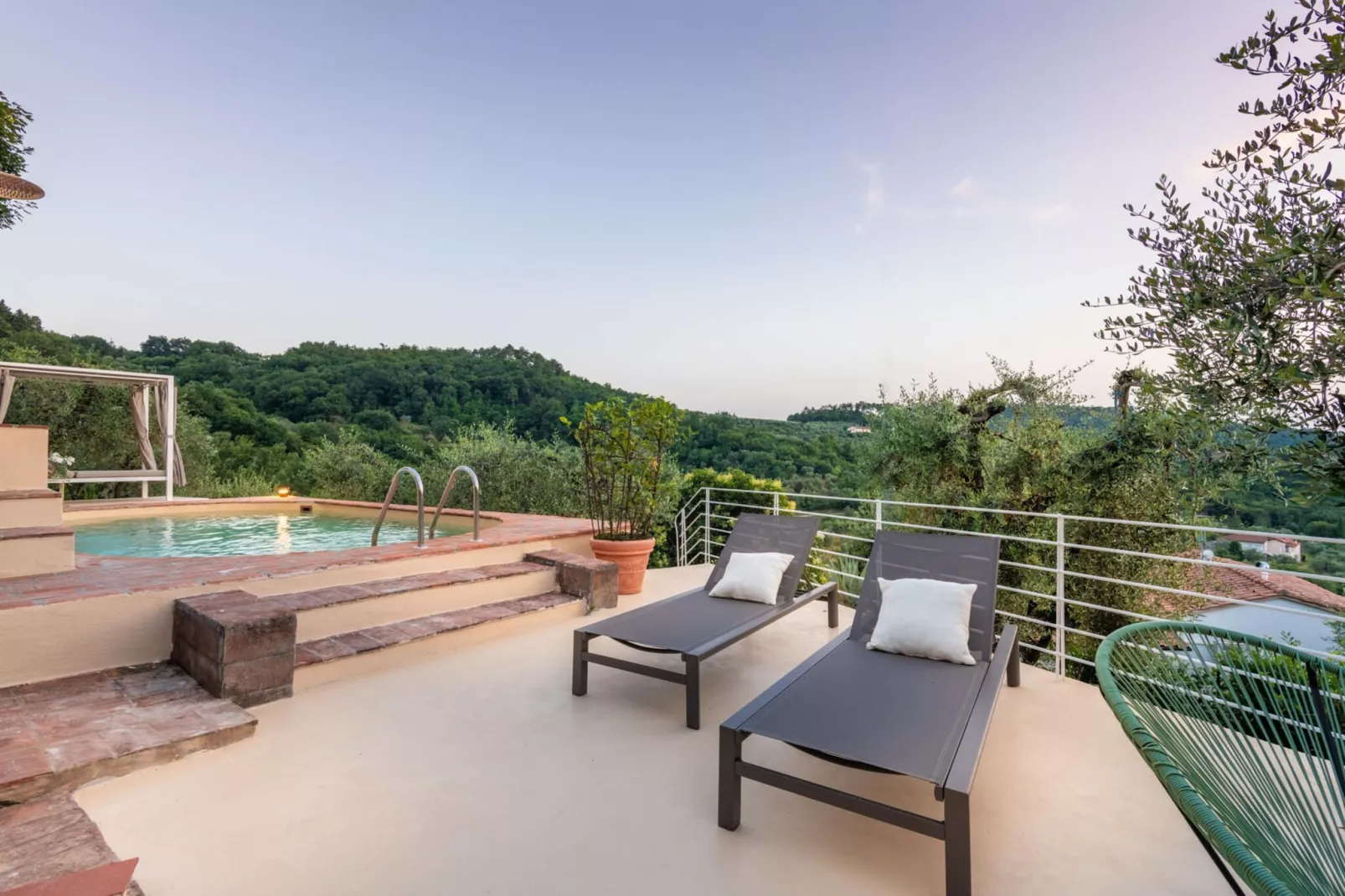 Le Due Terre Farmhouse - Zwembad
