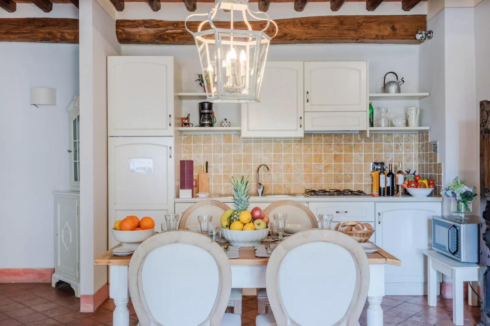Elisa Farmhouse Apartment in Wine Resort - Eetkamer