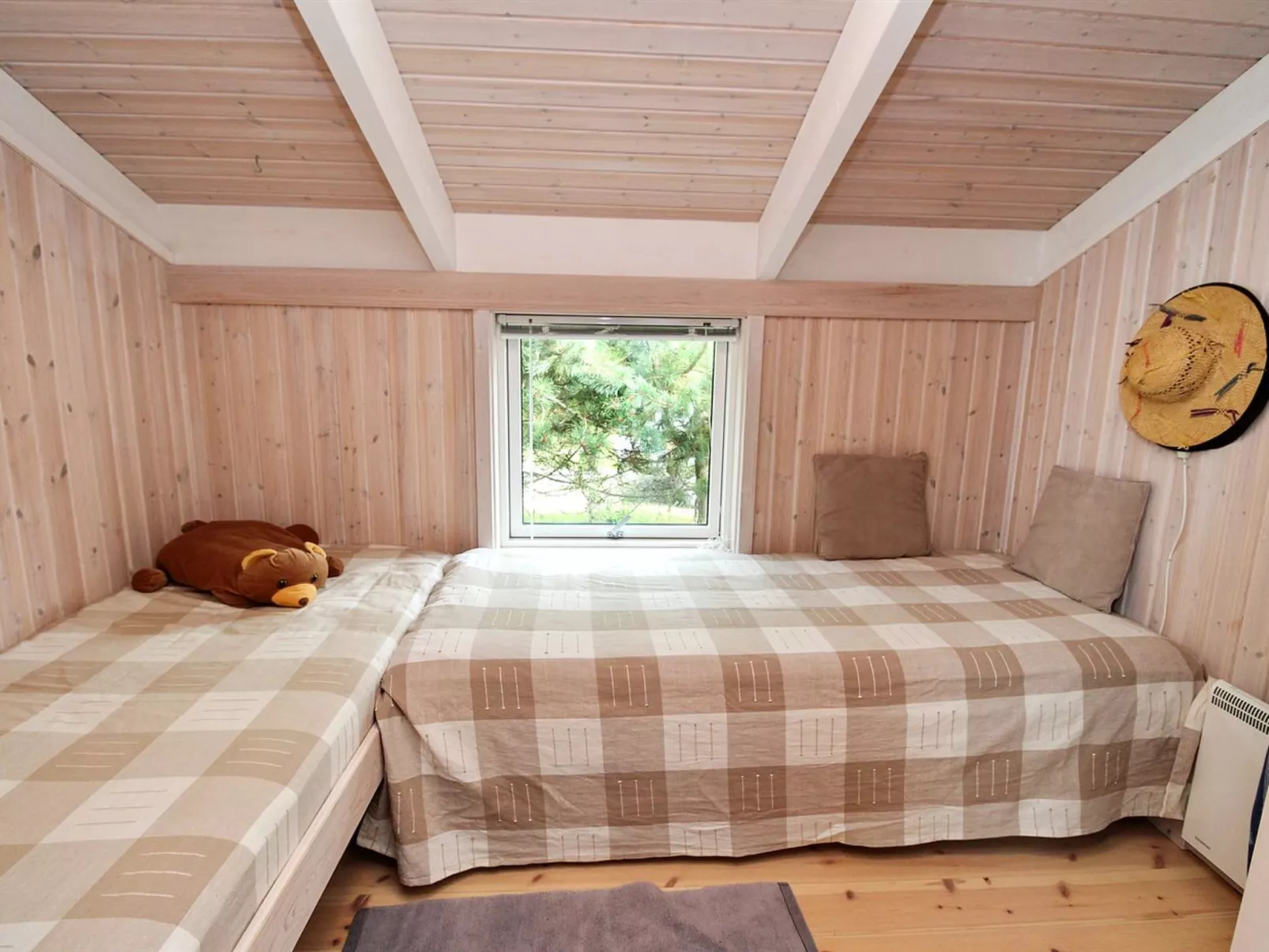 "Ilya" - 900m from the sea - Binnen