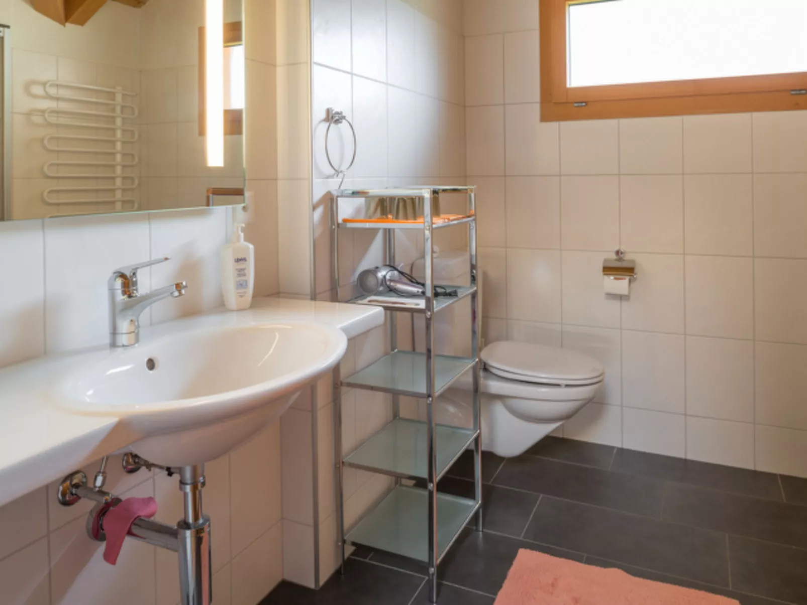 Caflisch Jacob und Erika, (Trin Mulin). 6.5 Zimmer Einfamilienhaus - Binnen