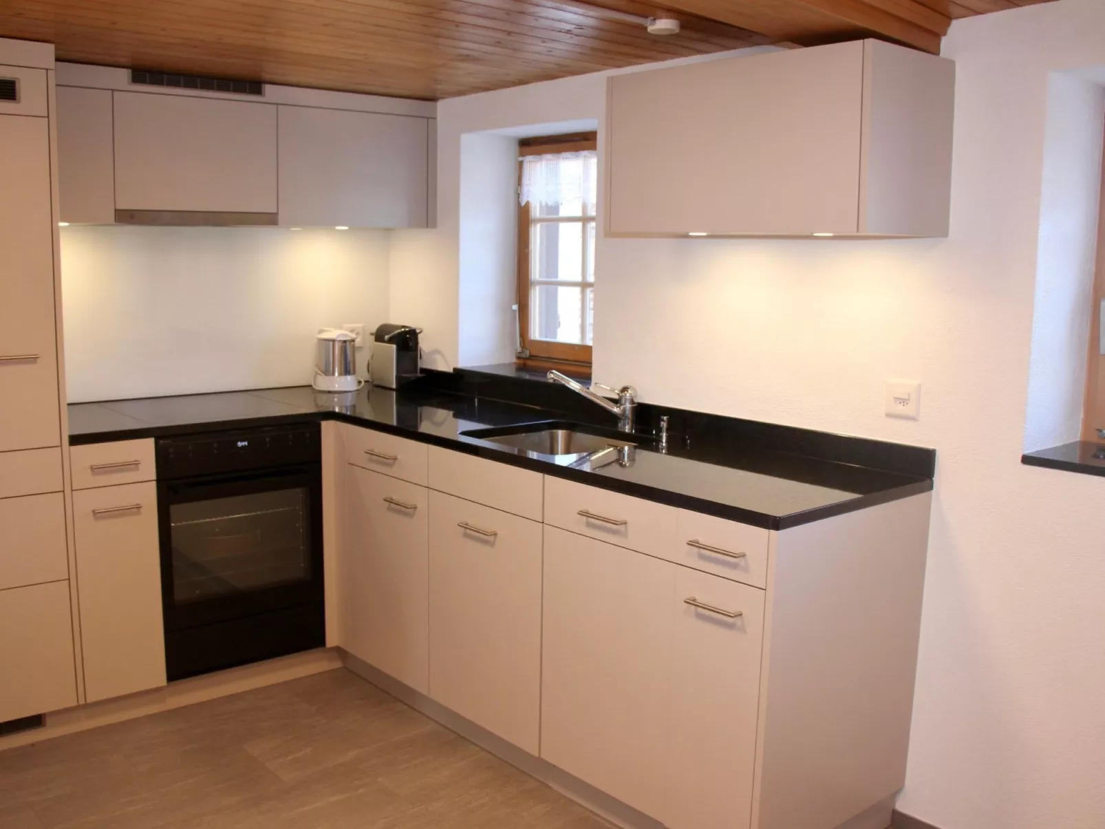 Pfister, Obersaxen-Misanenga, (Obersaxen). - Binnen