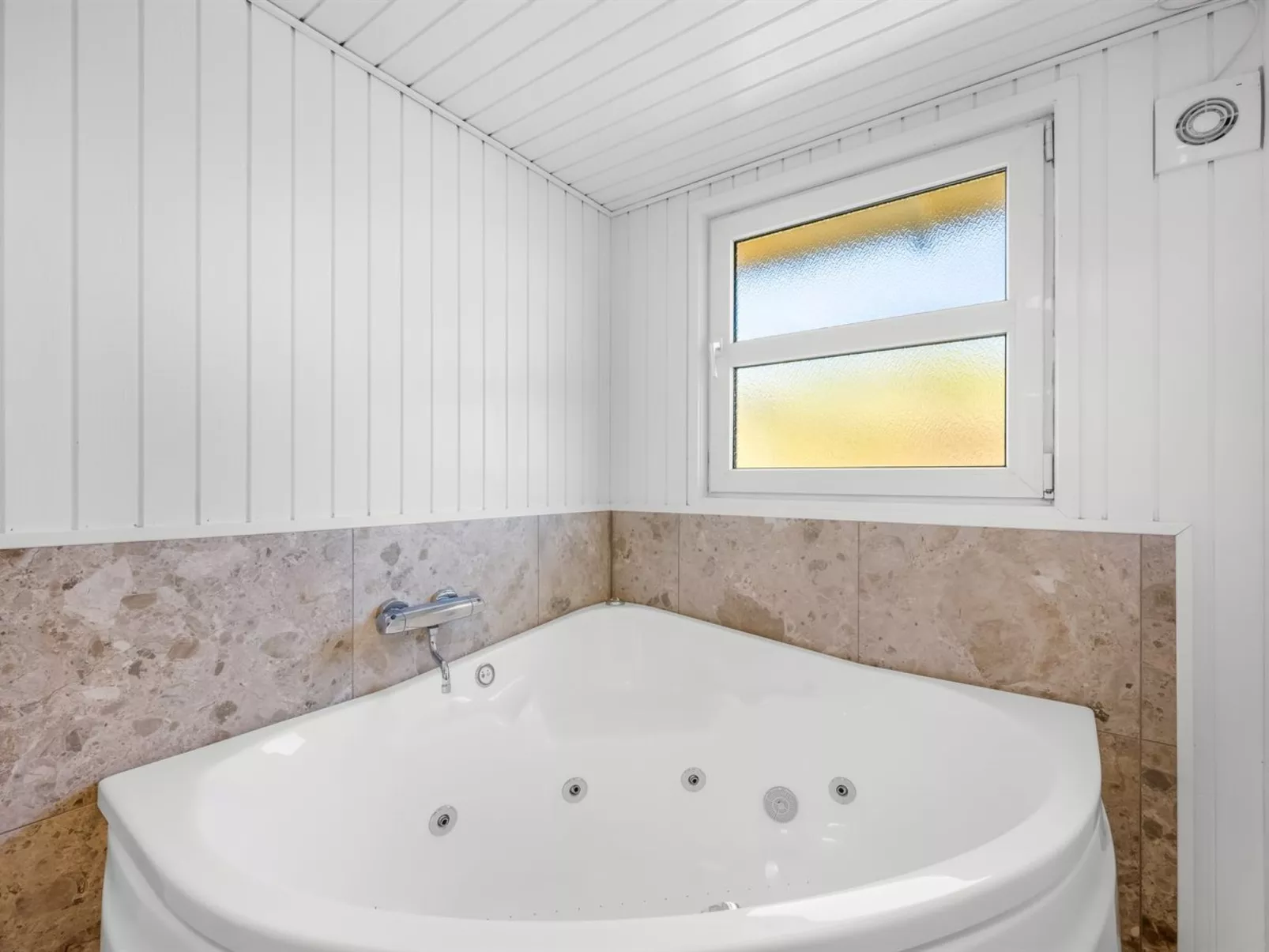 "Midja" - 800m from the sea - Binnen