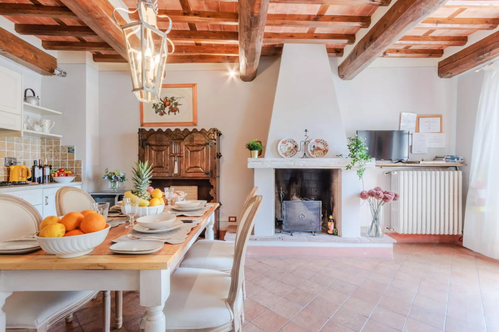 Elisa Farmhouse Apartment in Wine Resort - Eetkamer