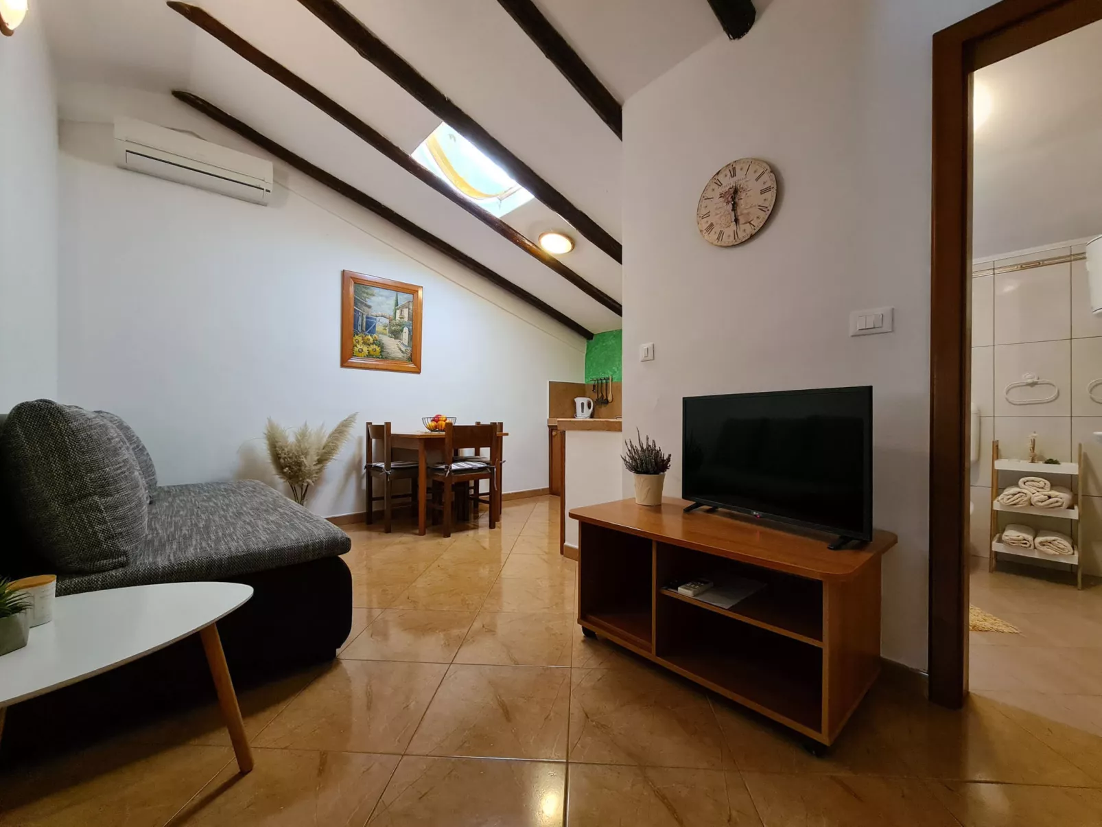 House 2134 - Binnen