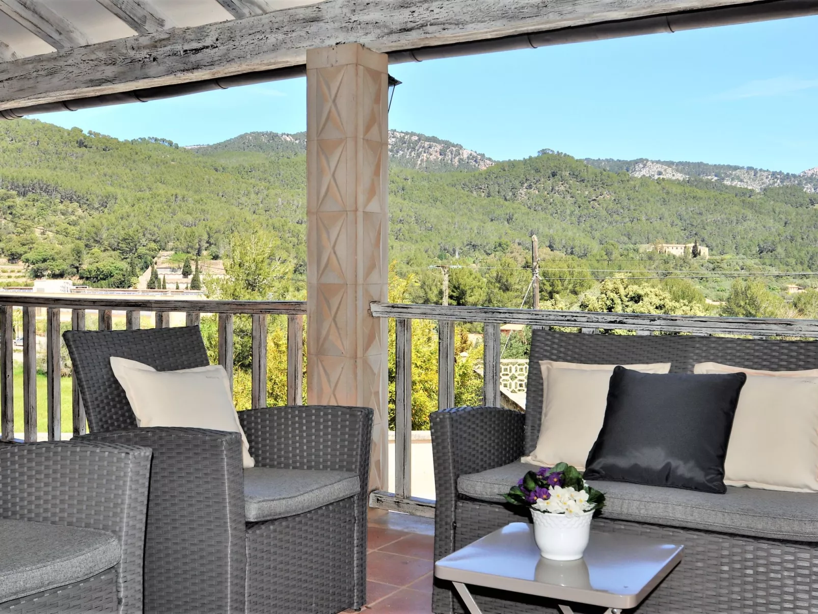 Villa con piscina privada, wifi, aire acondicionado y vistas a montaña ideal pa - Binnen