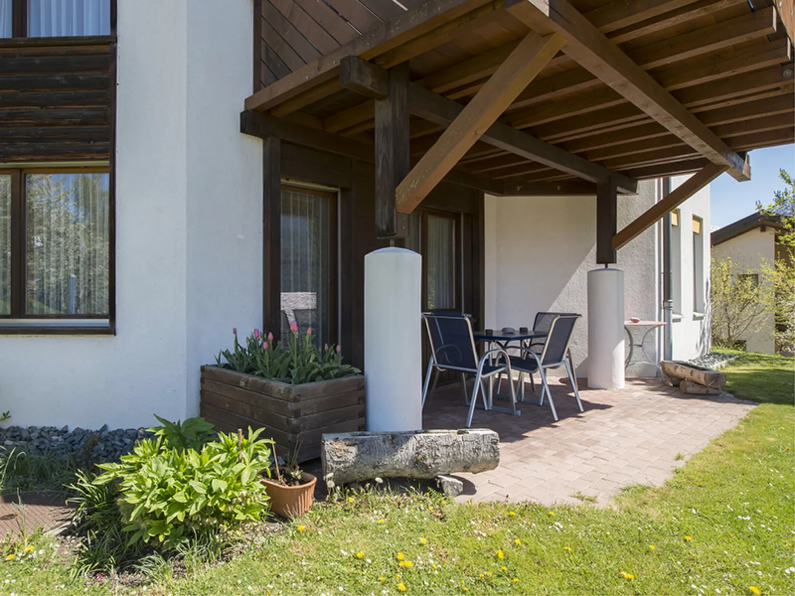 Chasa Bainvgnü, (Scuol). - Buiten