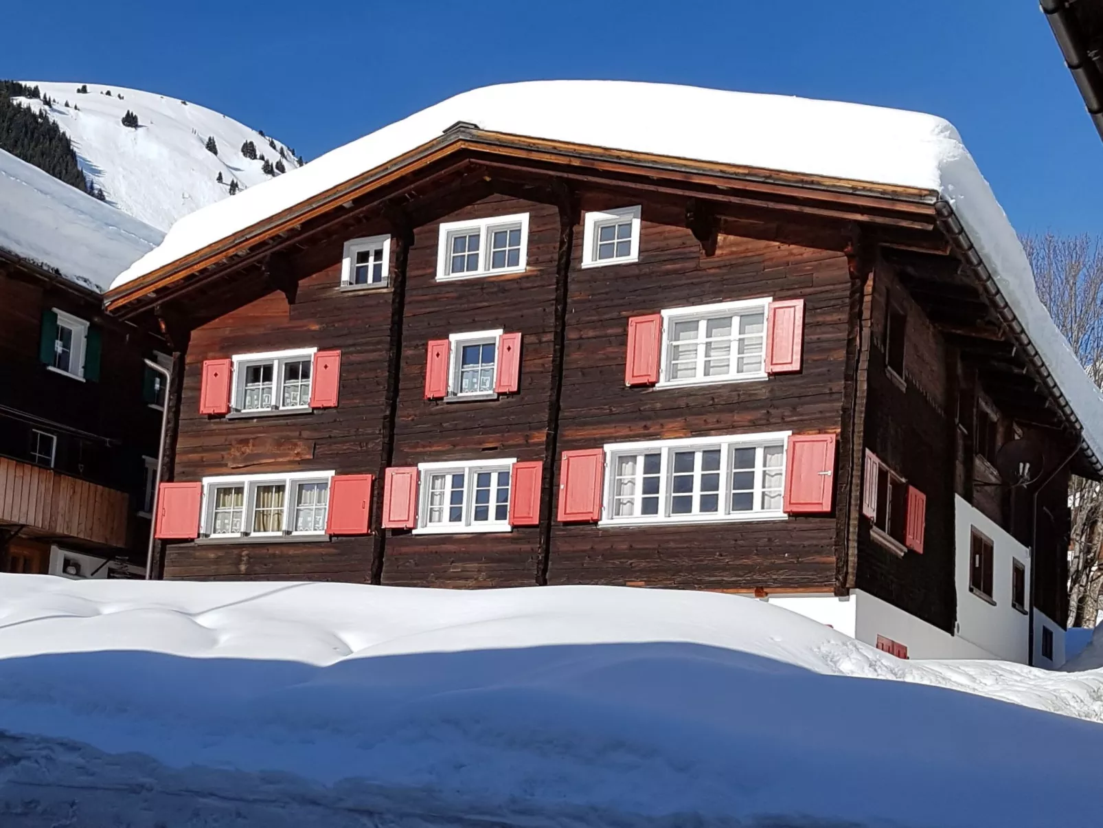 Tgèsa Turmalin Utzinger, (Camischolas/Sedrun). - Buiten