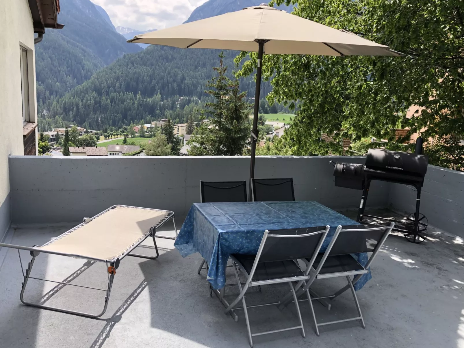 Chasa Beliur, (Scuol). - Buiten