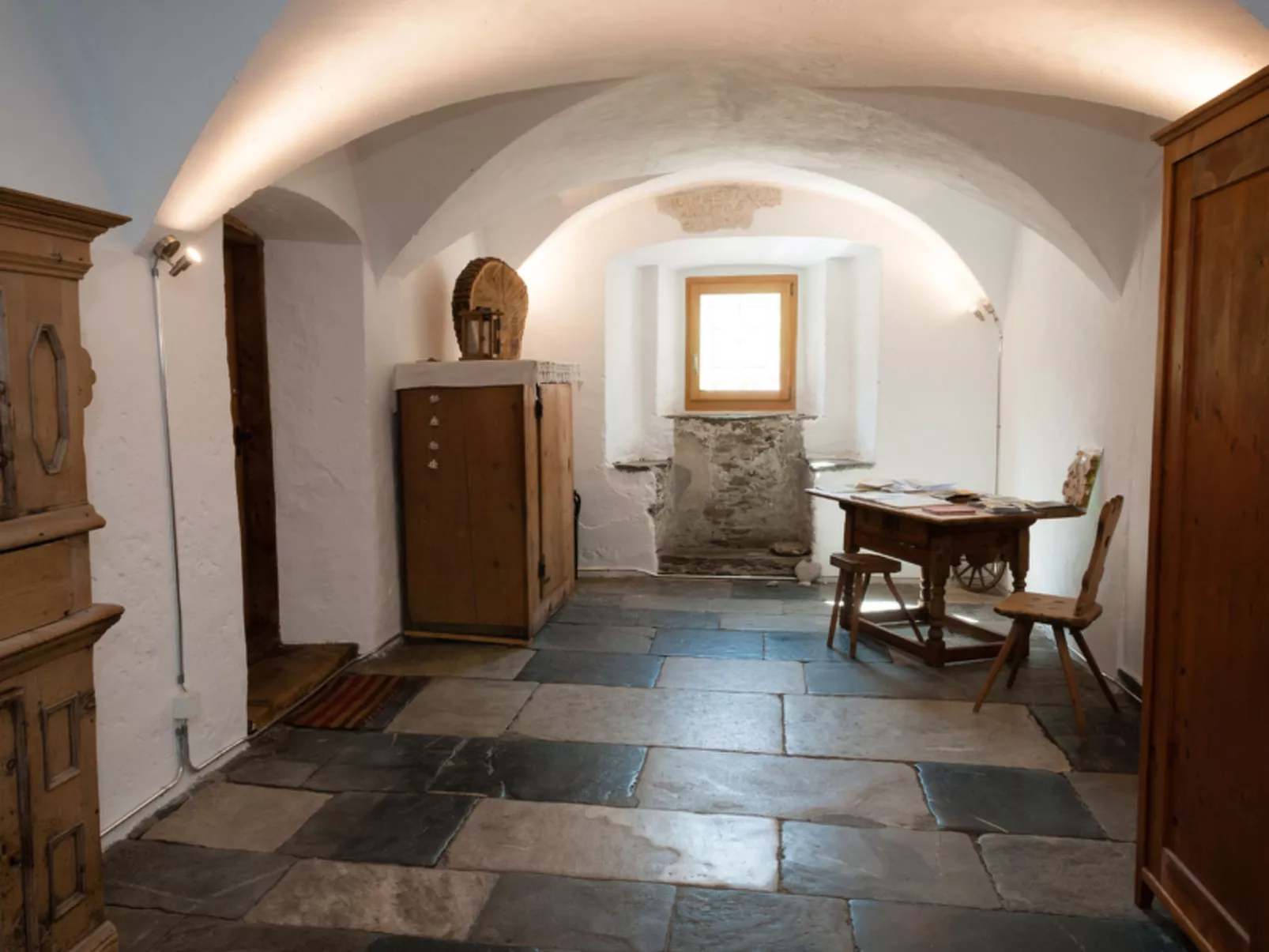 Ferienwohnungen im Schloss, (Nufenen). - Binnen