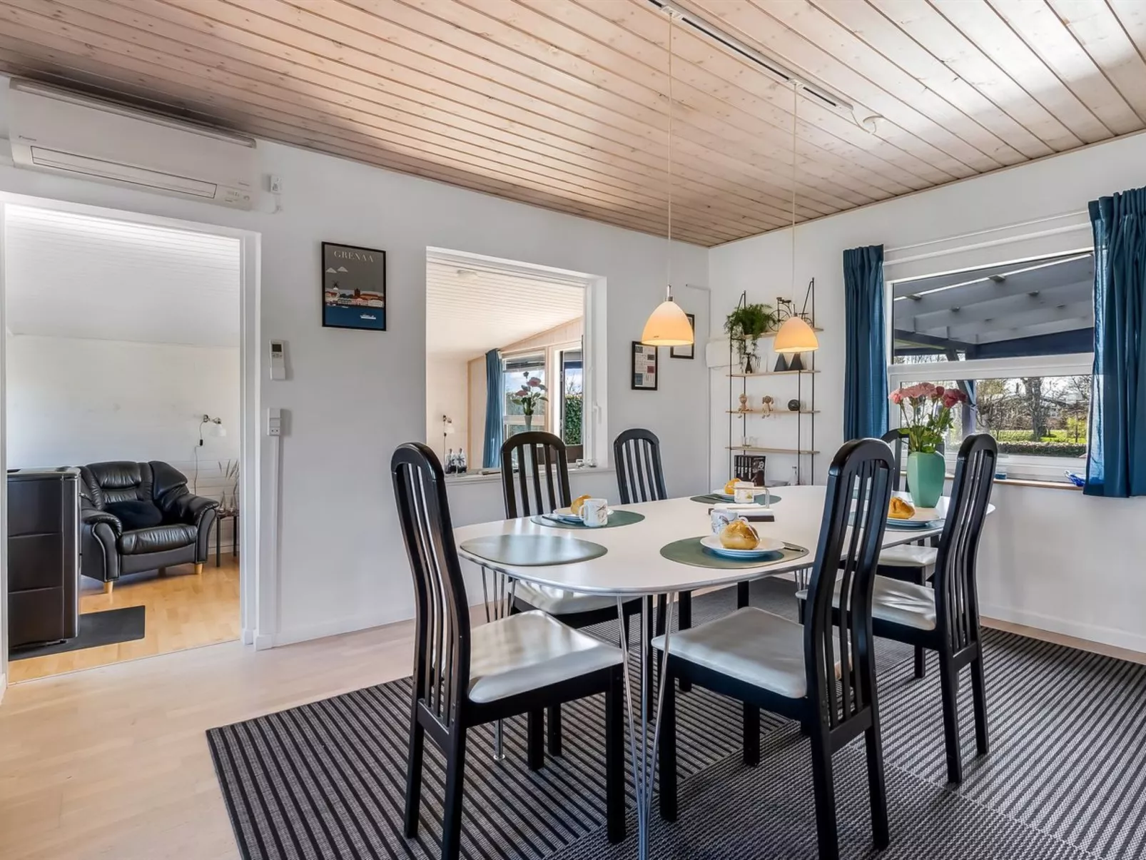 "Nisse" - 300m from the sea - Binnen
