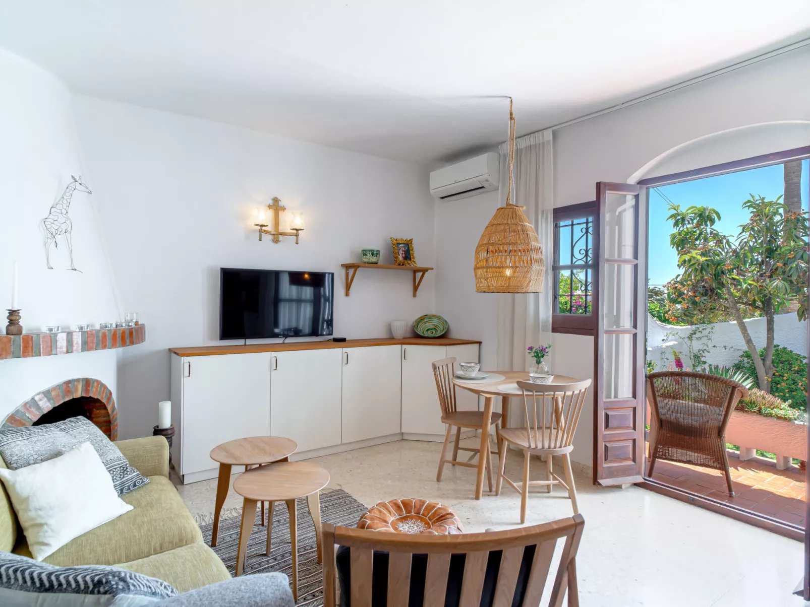 Capistrano Village Casa Emma by Casasol - Binnen