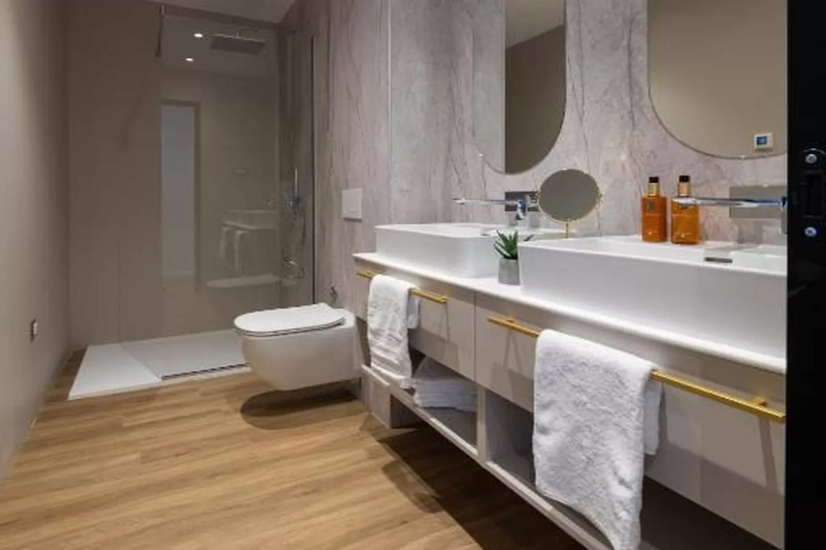 PICTAS Residence - Superior Double Room - Badkamer