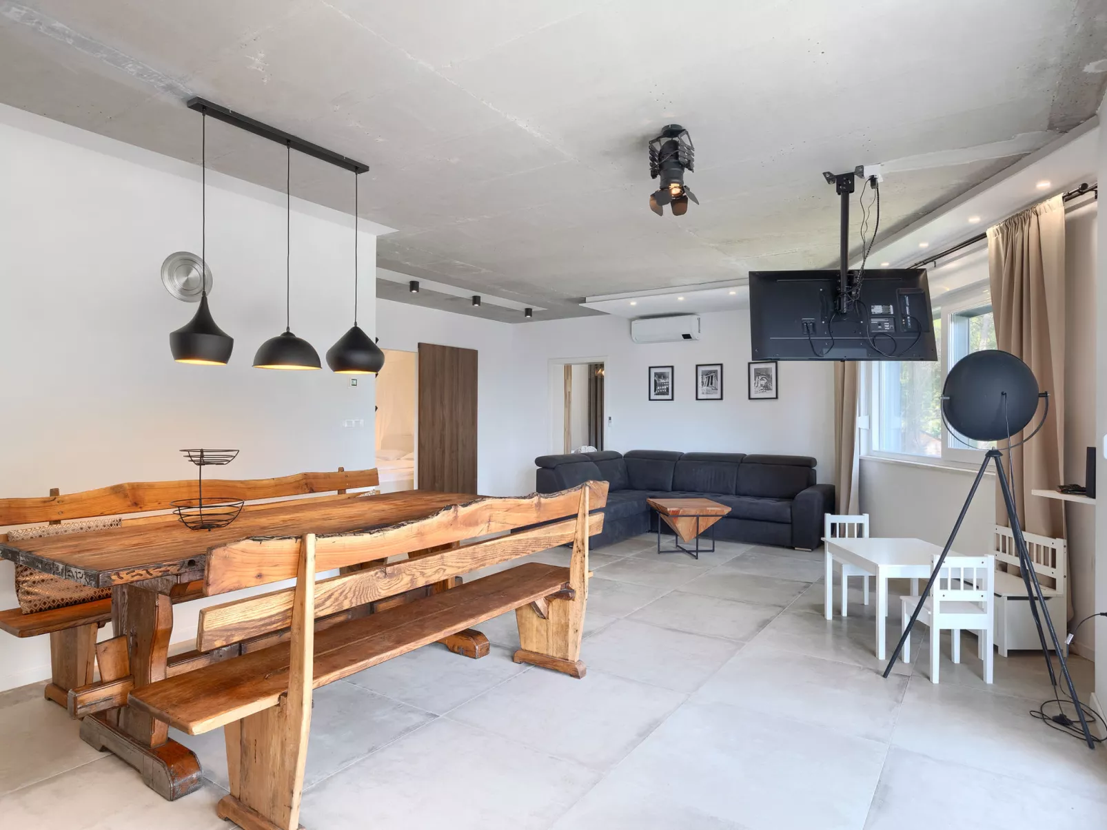 Villa Black and White - Binnen