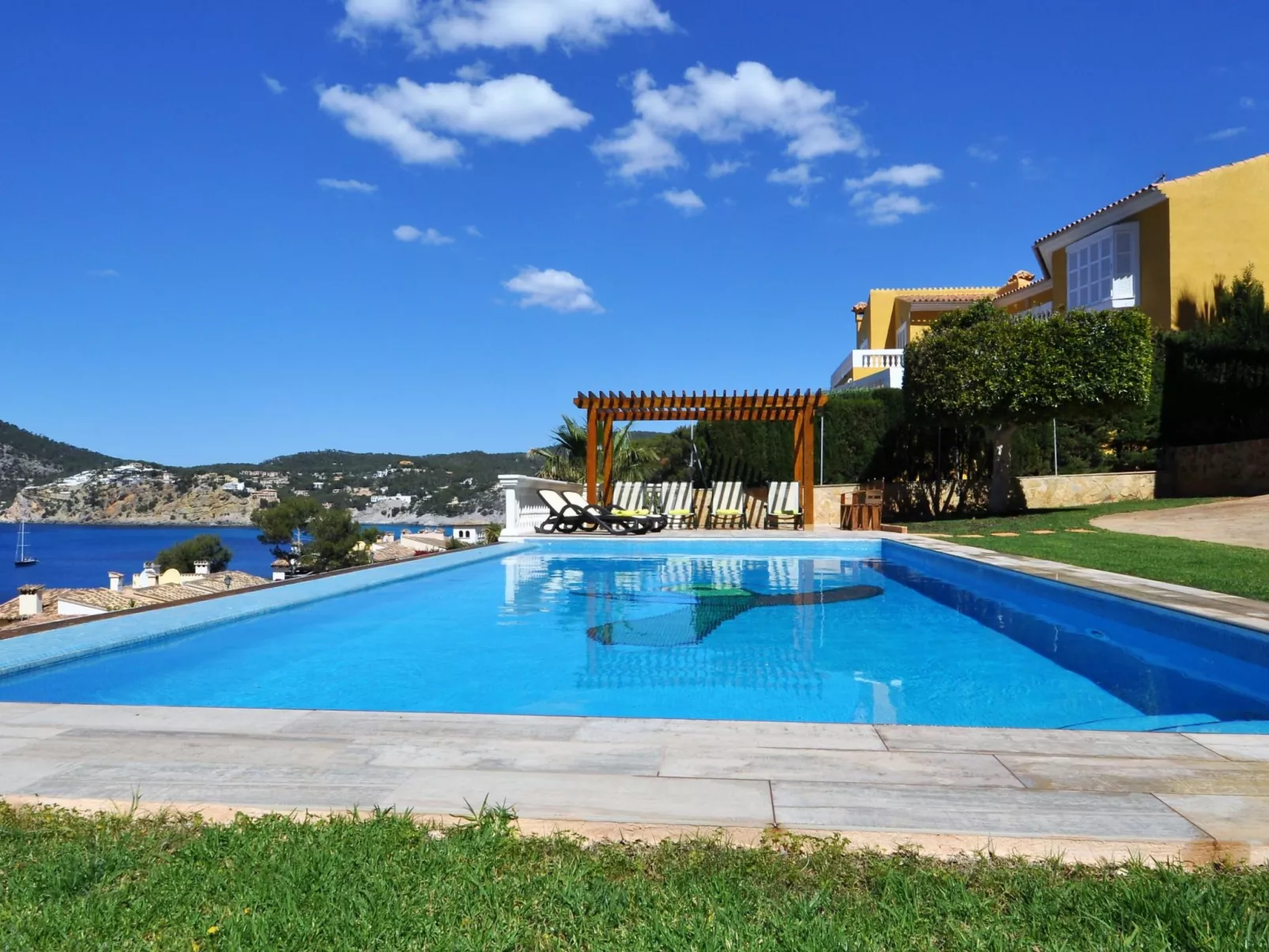 Villa CA TOTHOM con vistas al mar Camp de Mar para 8 personas (4 habitaciones) - Buiten