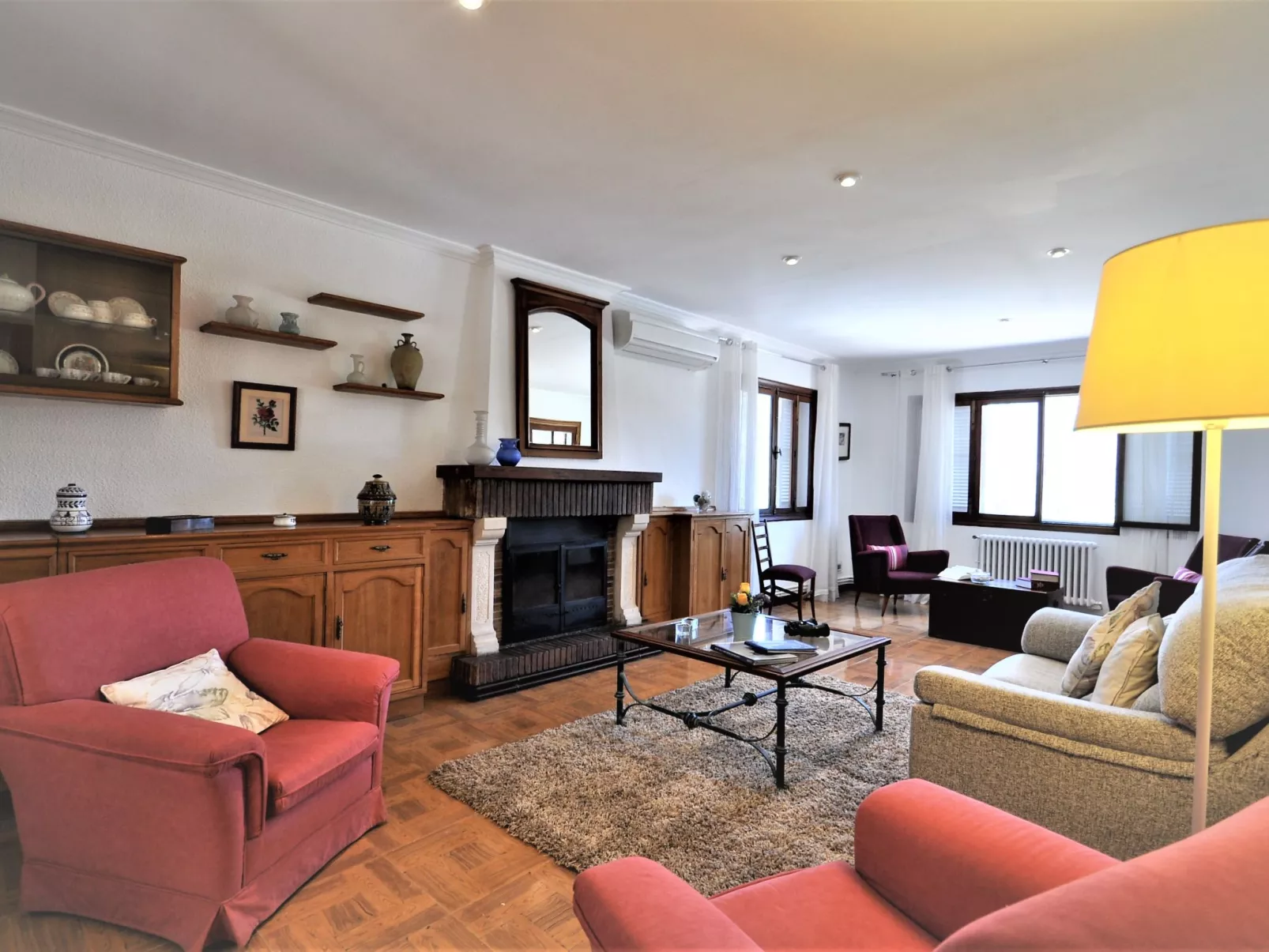 Villa con piscina privada, wifi, aire acondicionado y vistas a montaña ideal pa - Binnen