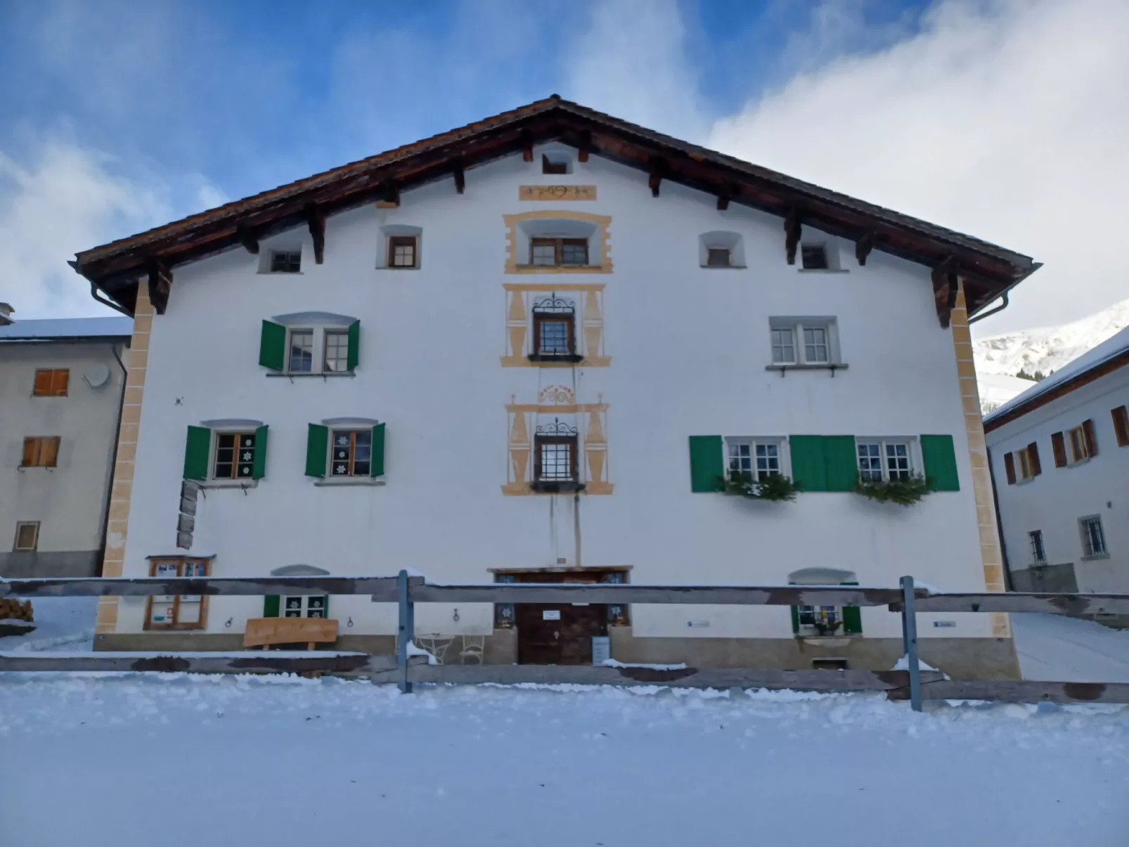 Ferienwohnungen im Schloss, (Nufenen). - Buiten