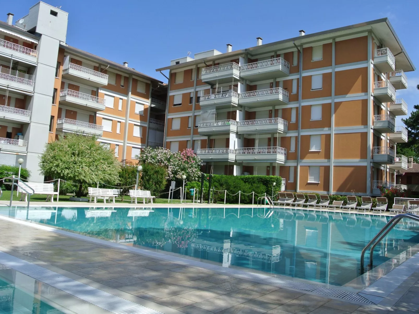 Residence Gardena - Ferienwohnung 11 mit Pool - Buiten