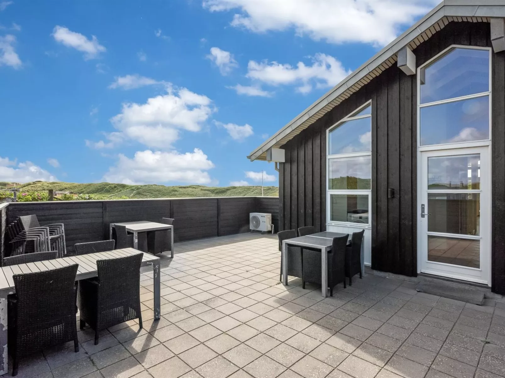 "Tume" - 250m from the sea - Buiten