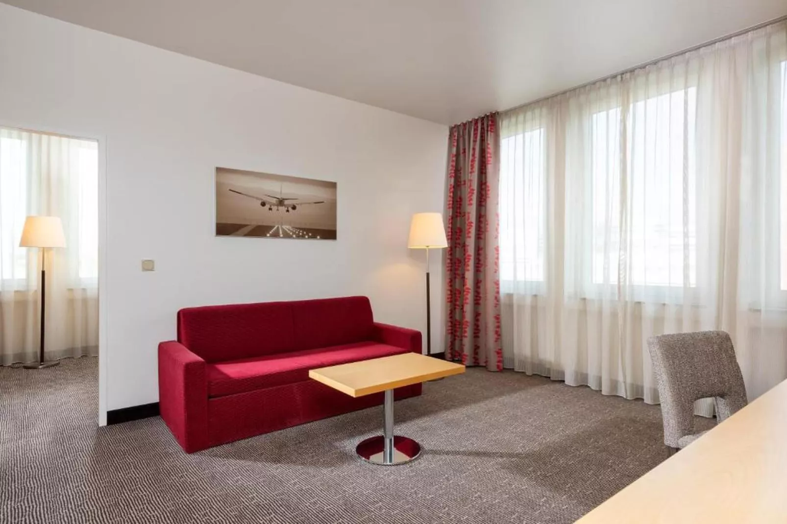 Holiday Inn Frankfurt Neu-Isenb - One-Bedroom Suite Twin Sofa Bed - Woonkamer