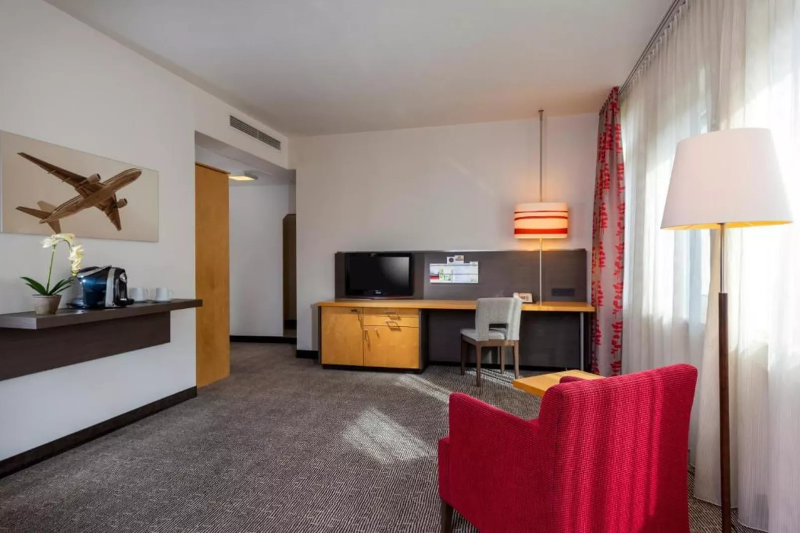 Holiday Inn Frankfurt Neu-Isenb - One-Bedroom Suite double Sofa Bed - Slaapkamer