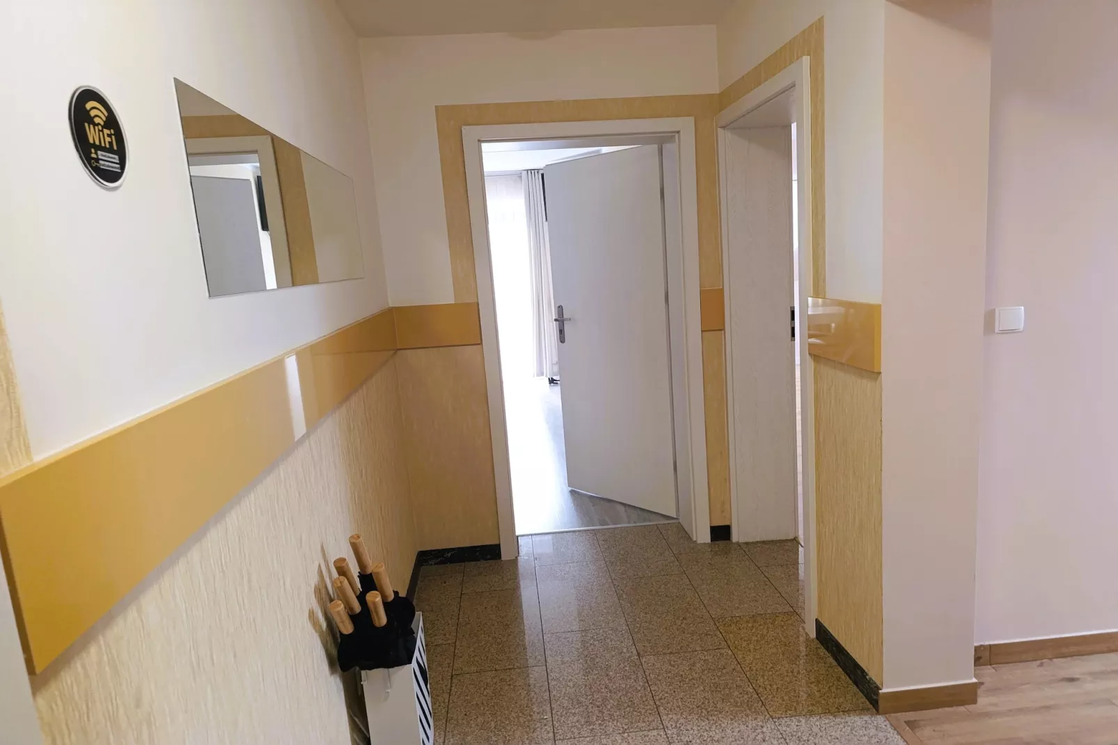 Komfortowy apartament dla 9 osób Międzywodzie II piętro - Hal-ontvangst