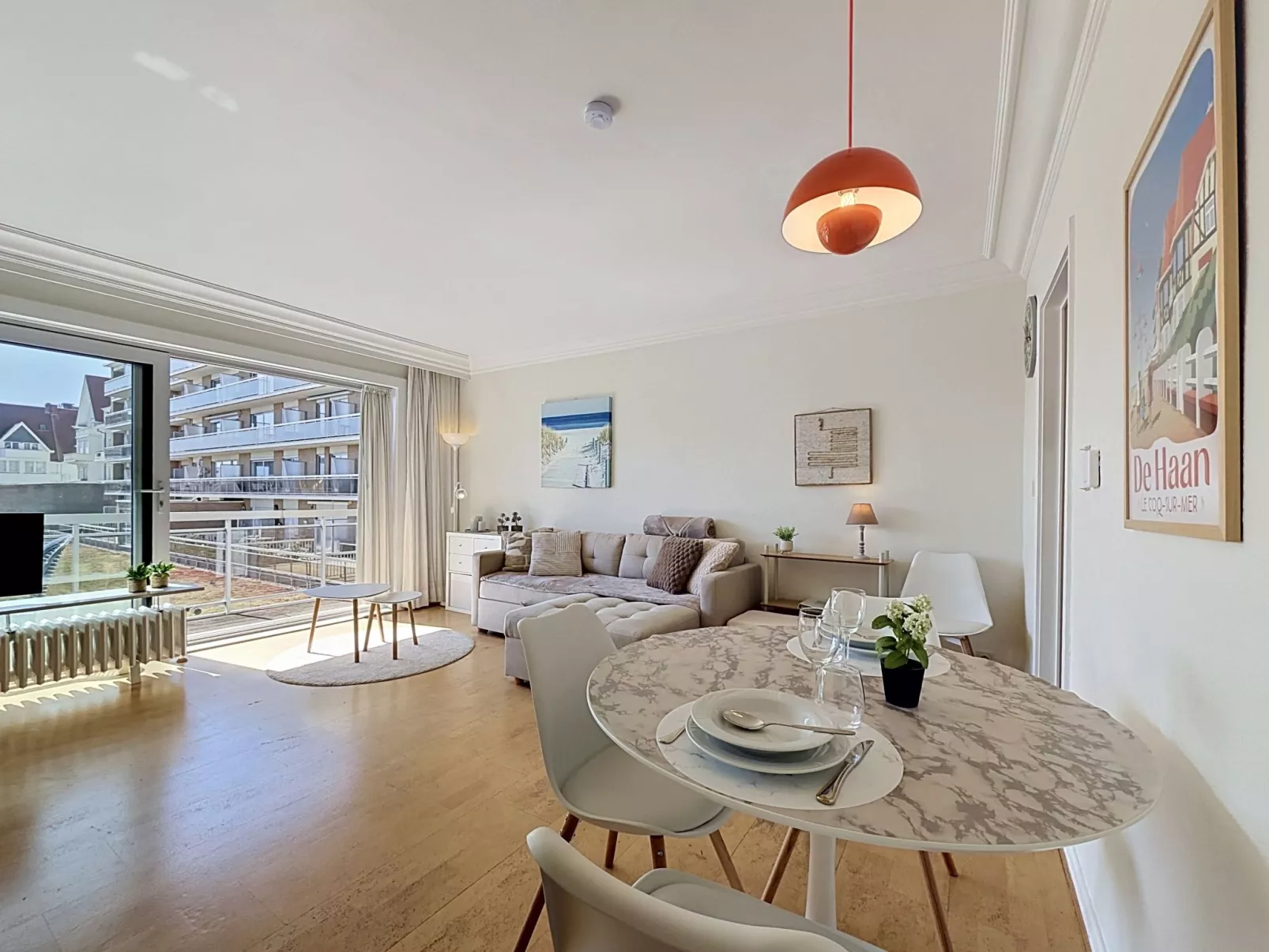 Cosy @ the beach studio with pool - Binnen