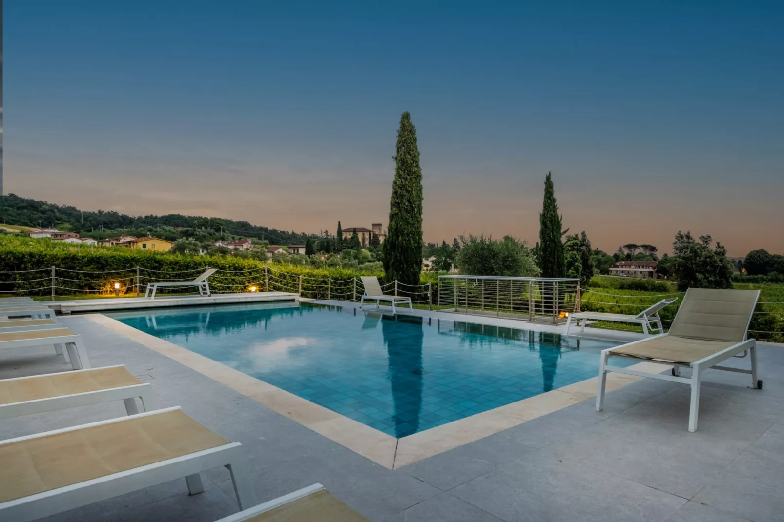 Maria Farmhouse Apartment in Wine Resort in Lucca - Zwembad