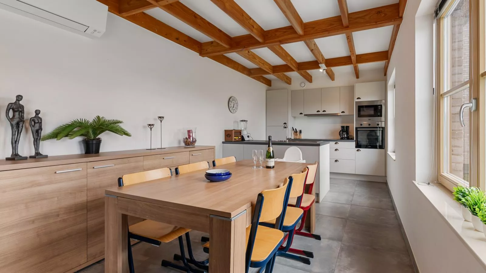 Westhinder I H91 - Eetkamer