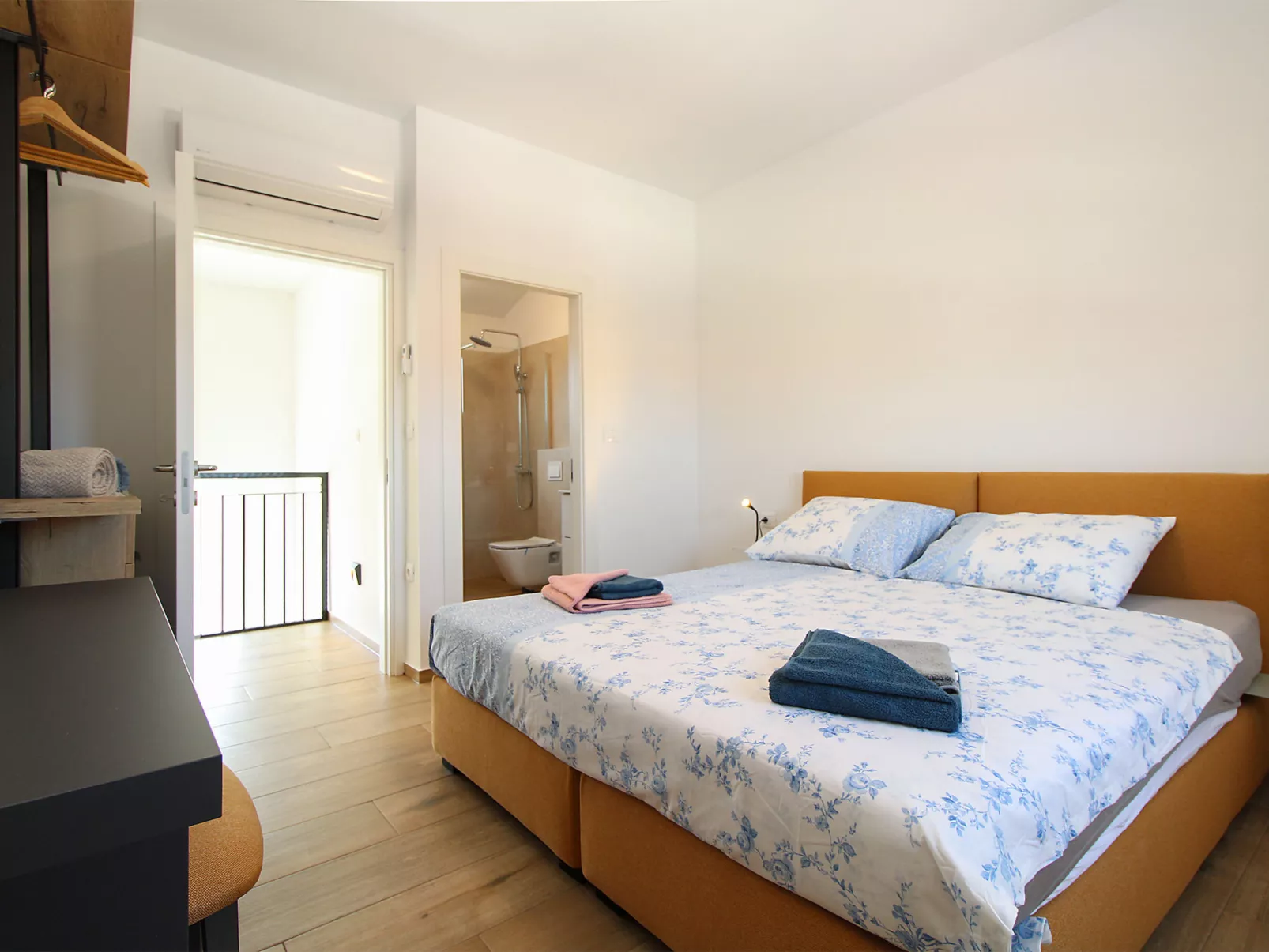 House 2351 - Binnen
