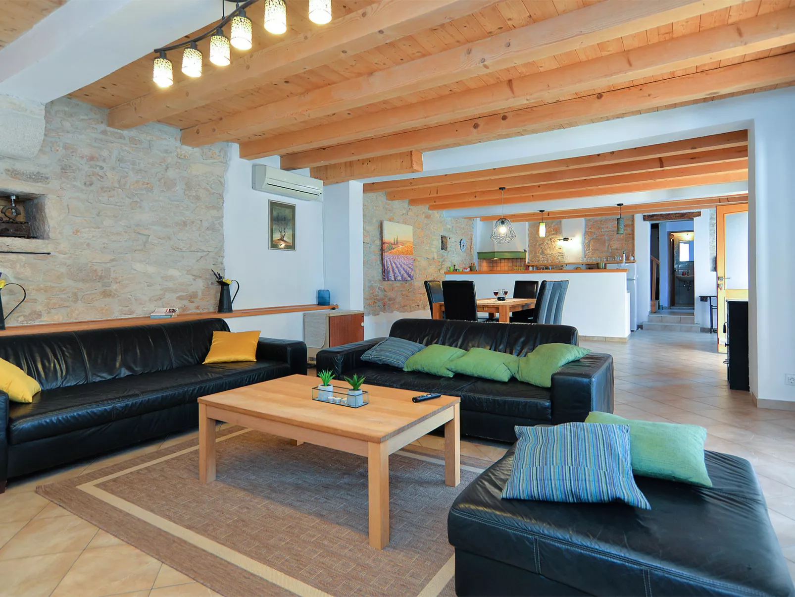 House 704 - Binnen